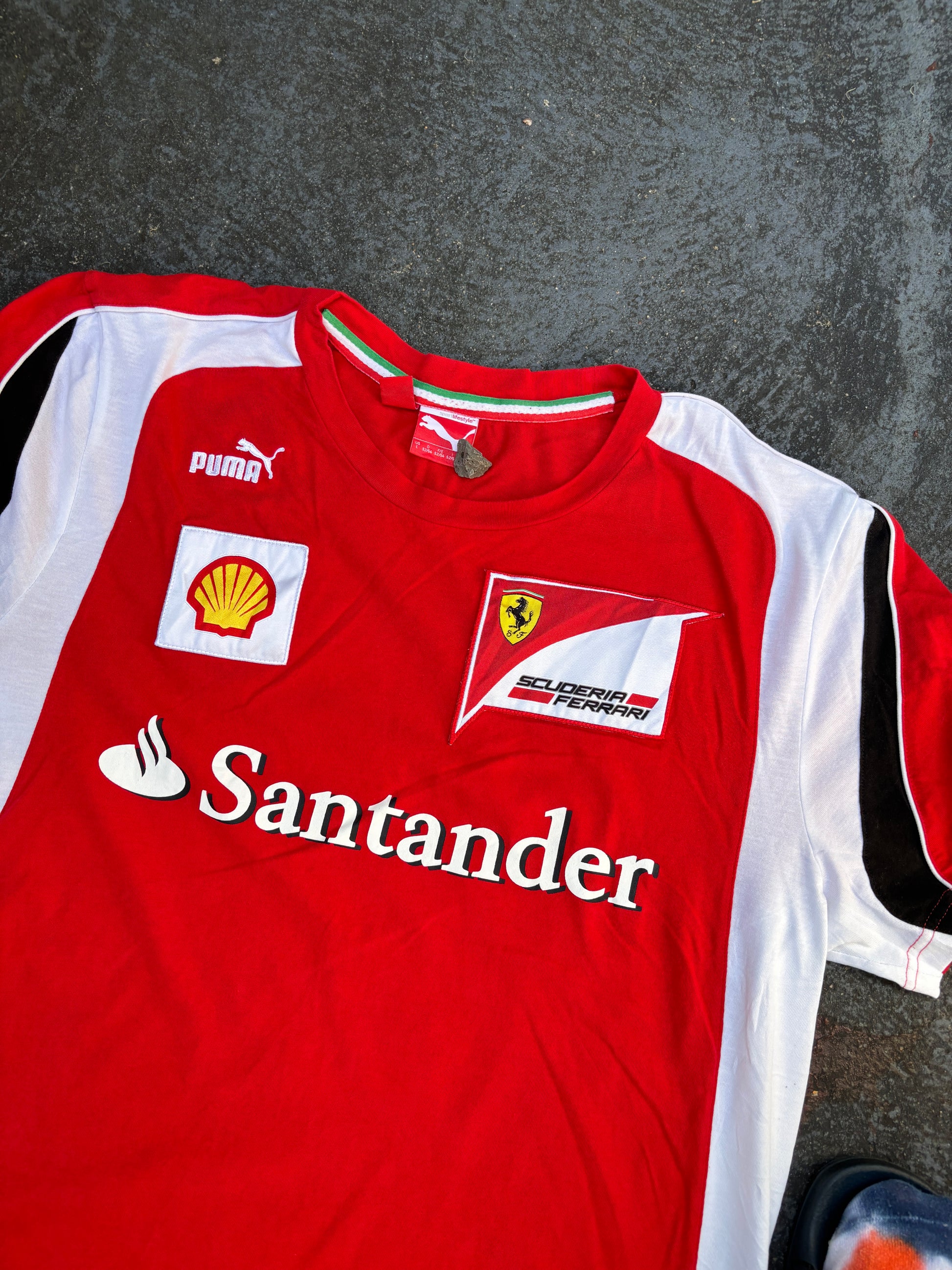 Vintage Puma Ferrari T-Shirt Size L Red Scuderia Shell Logo Patches