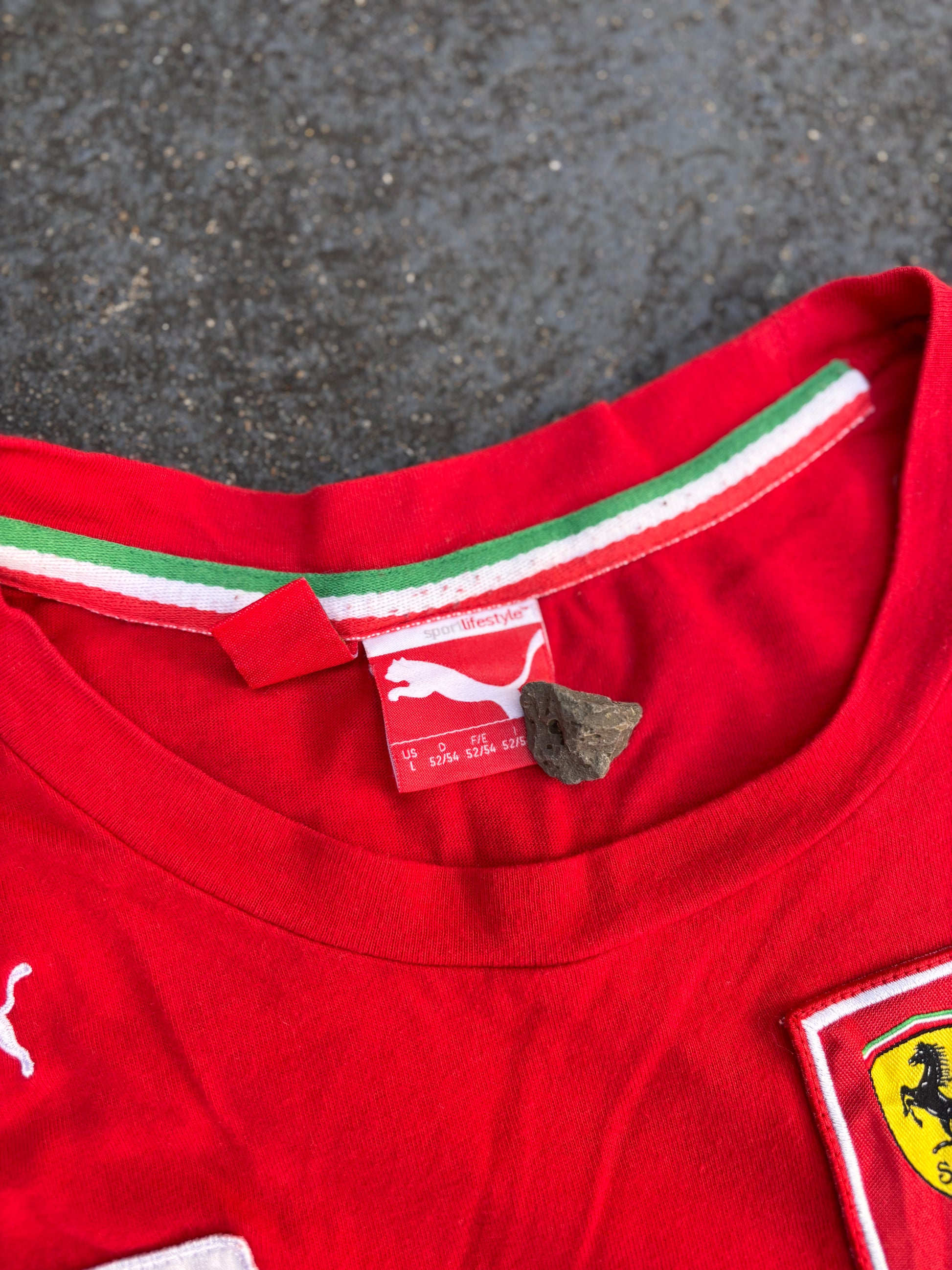 Vintage Puma Ferrari T-Shirt Size L Red Scuderia Shell Logo Patches