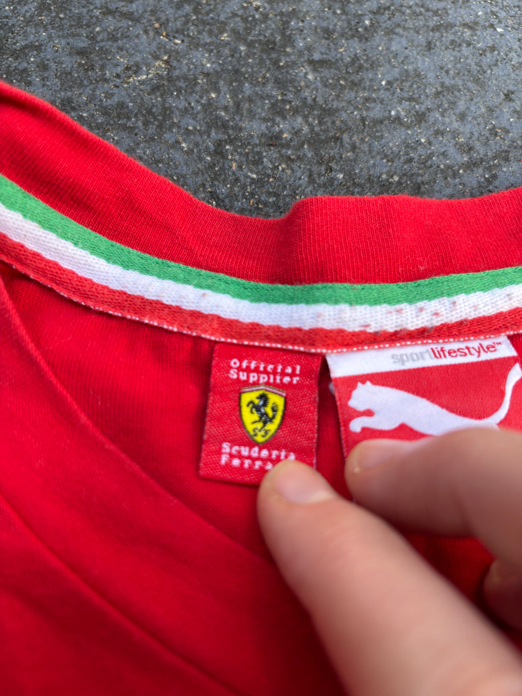 Vintage Puma Ferrari T-Shirt Size L Red Scuderia Shell Logo Patches