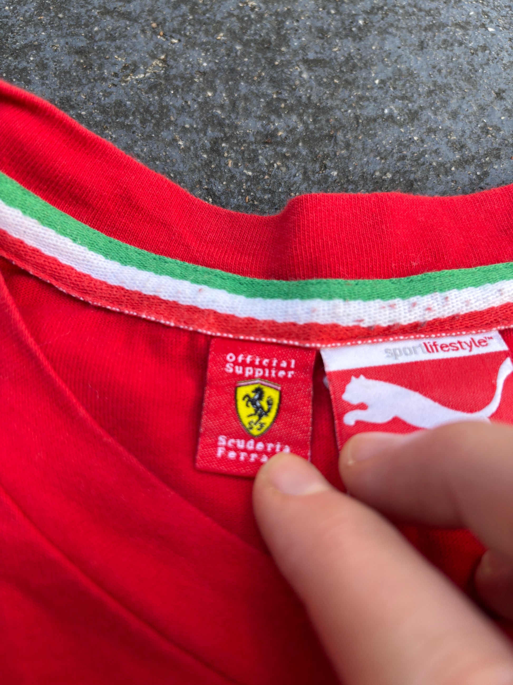 Vintage Puma Ferrari T-Shirt Size L Red Scuderia Shell Logo Patches