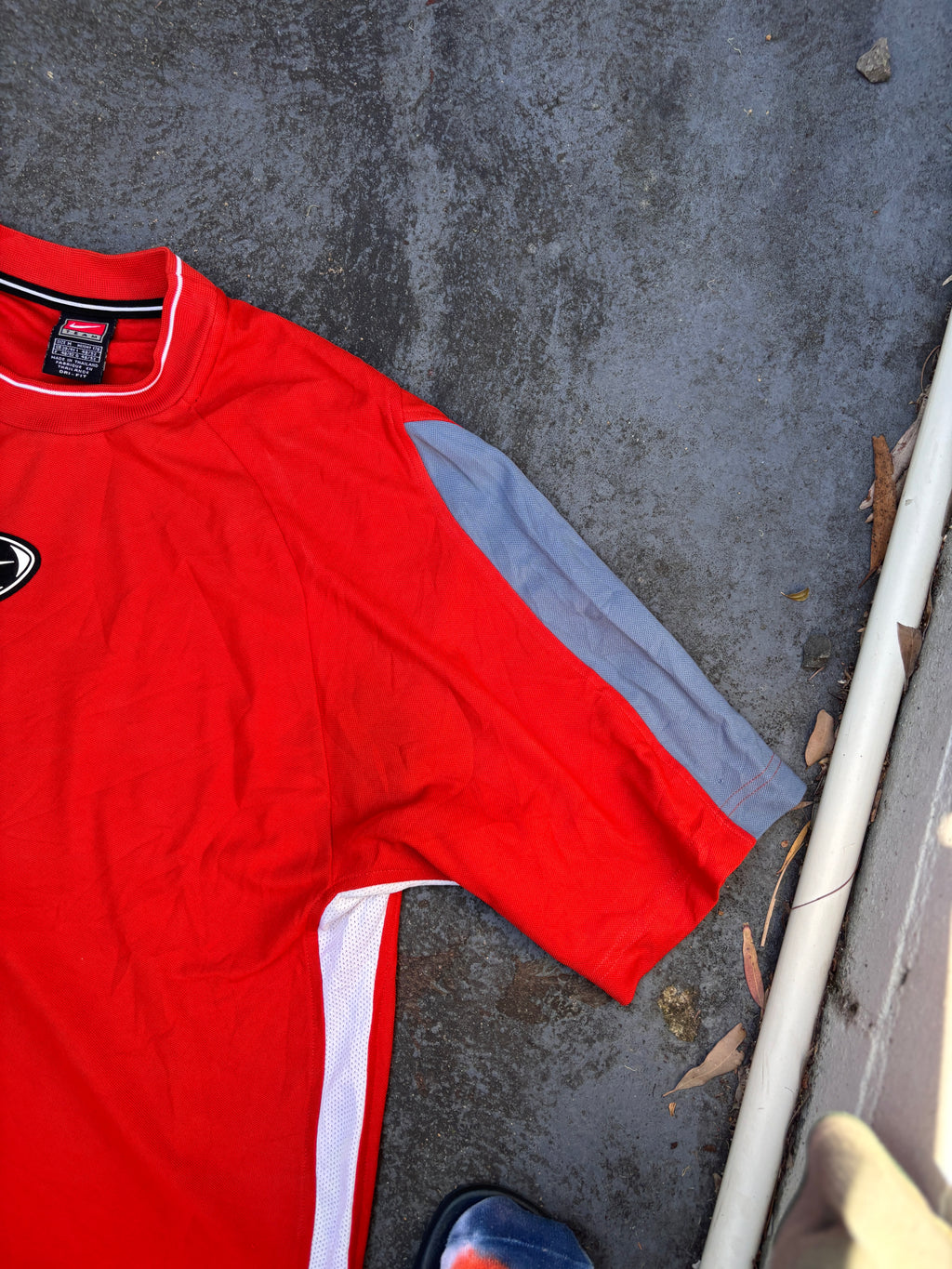 Vintage Y2K Nike Football Jersey Size M Red Grey White Centre Football Badge Detail