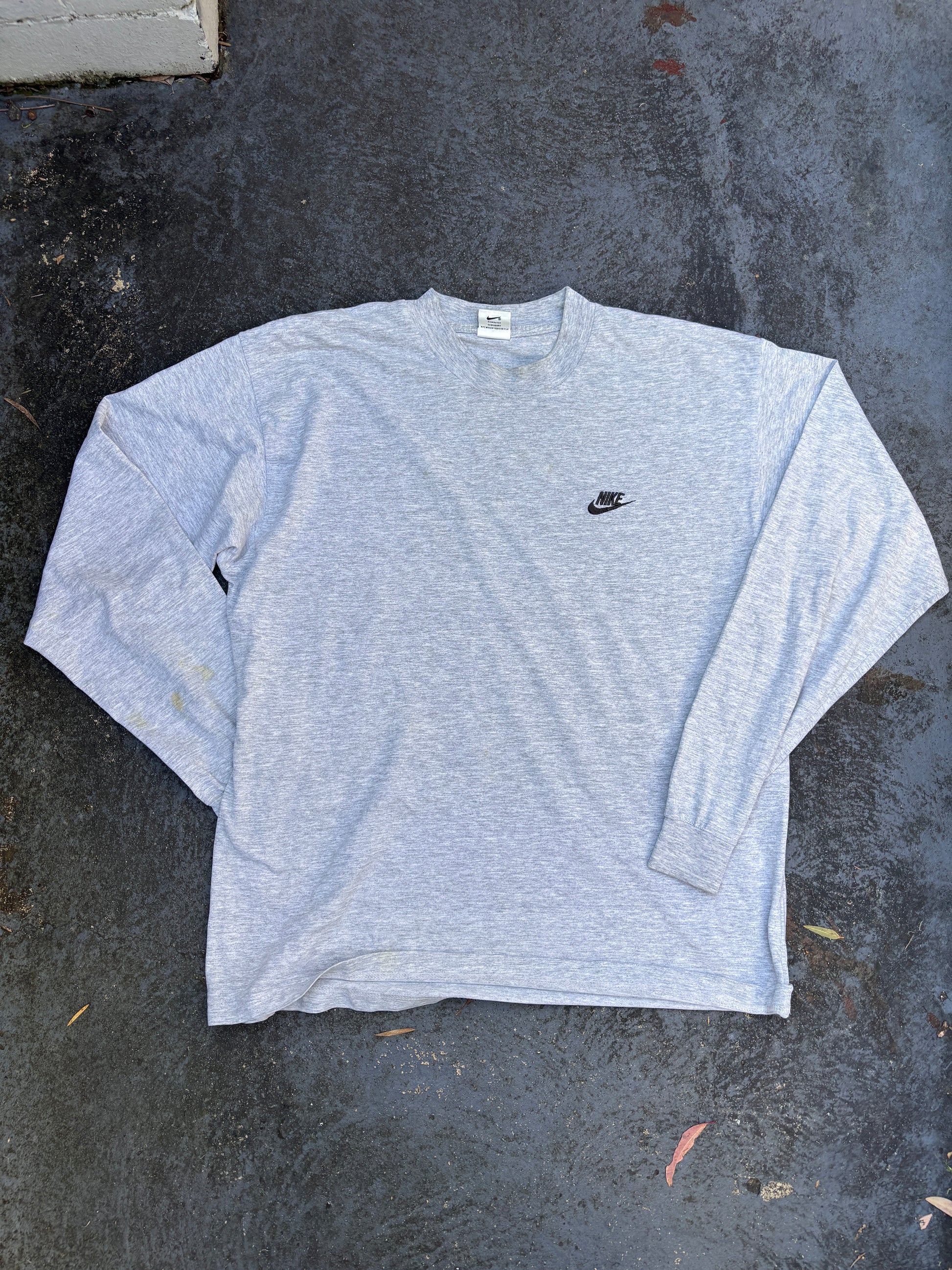 Vintage 90s Nike Long Sleeve T-Shirt Size M Grey Embroidered Chest Logo Cotton