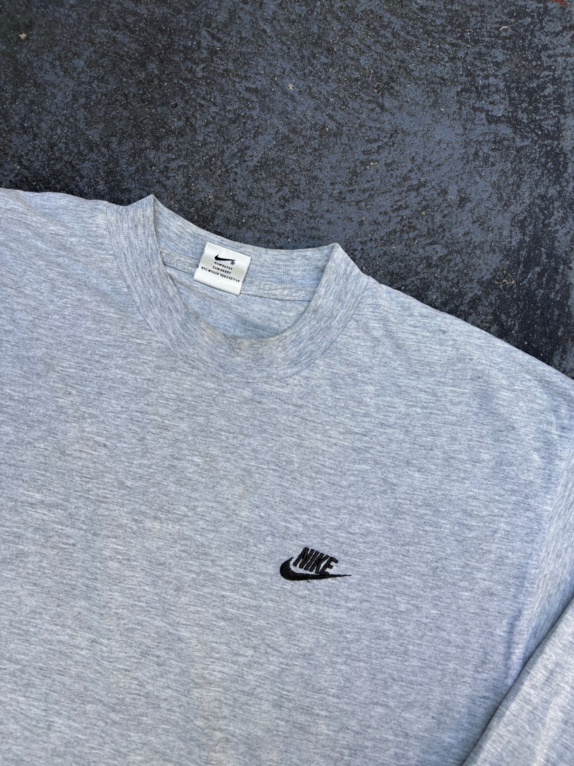 Vintage 90s Nike Long Sleeve T-Shirt Size M Grey Embroidered Chest Logo Cotton