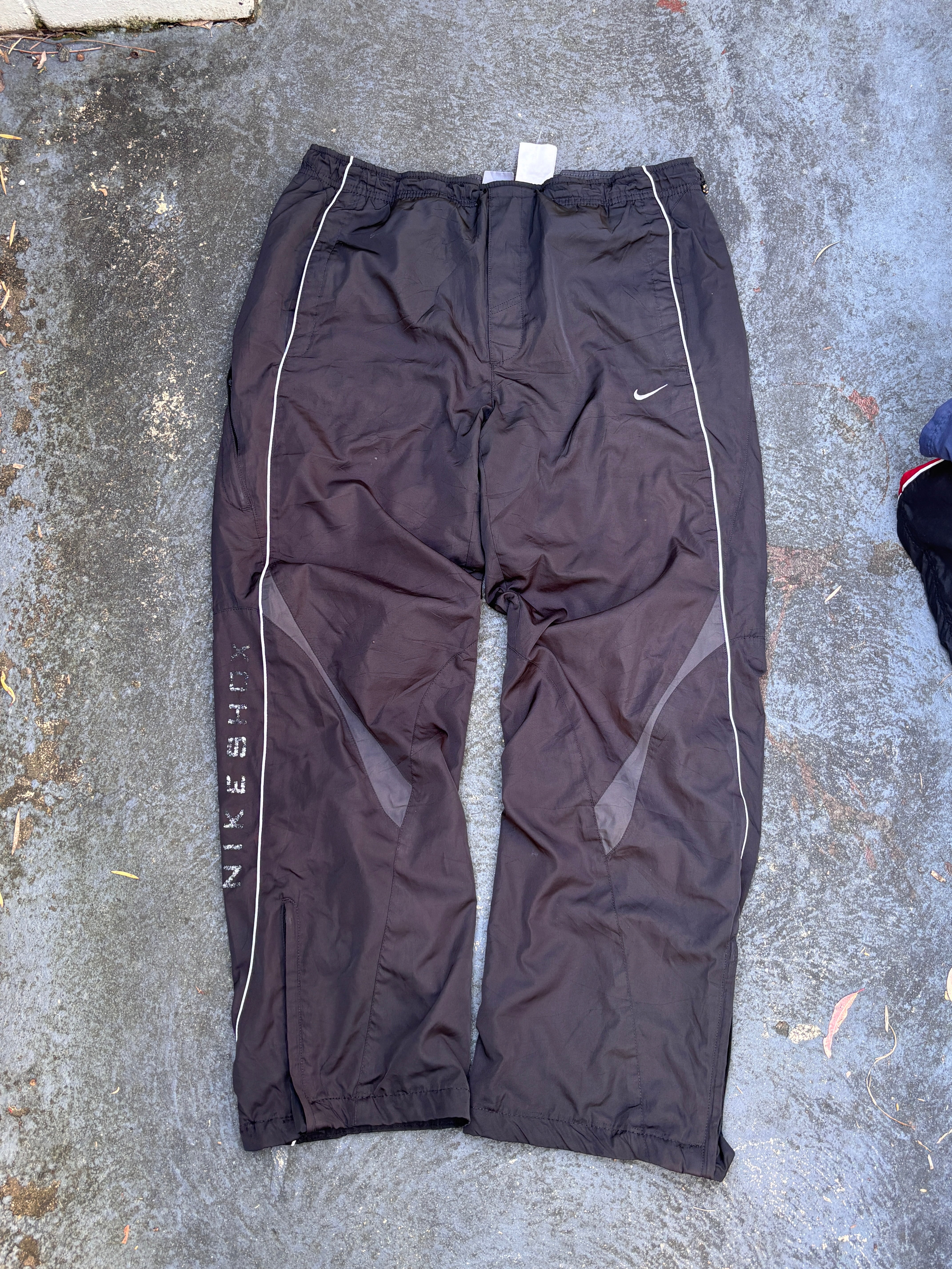 Vintage Y2K Nike Shox Track Pants Size L Black White Spell Out