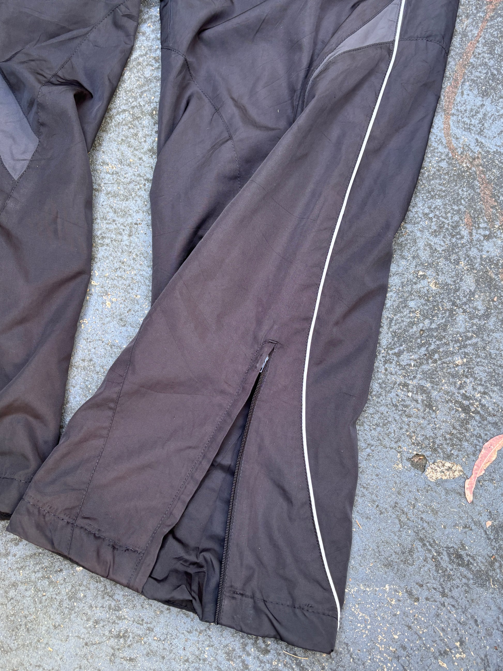 Vintage Y2K Nike Shox Track Pants Size L Black White Spell Out Wide Leg Ankle Zip