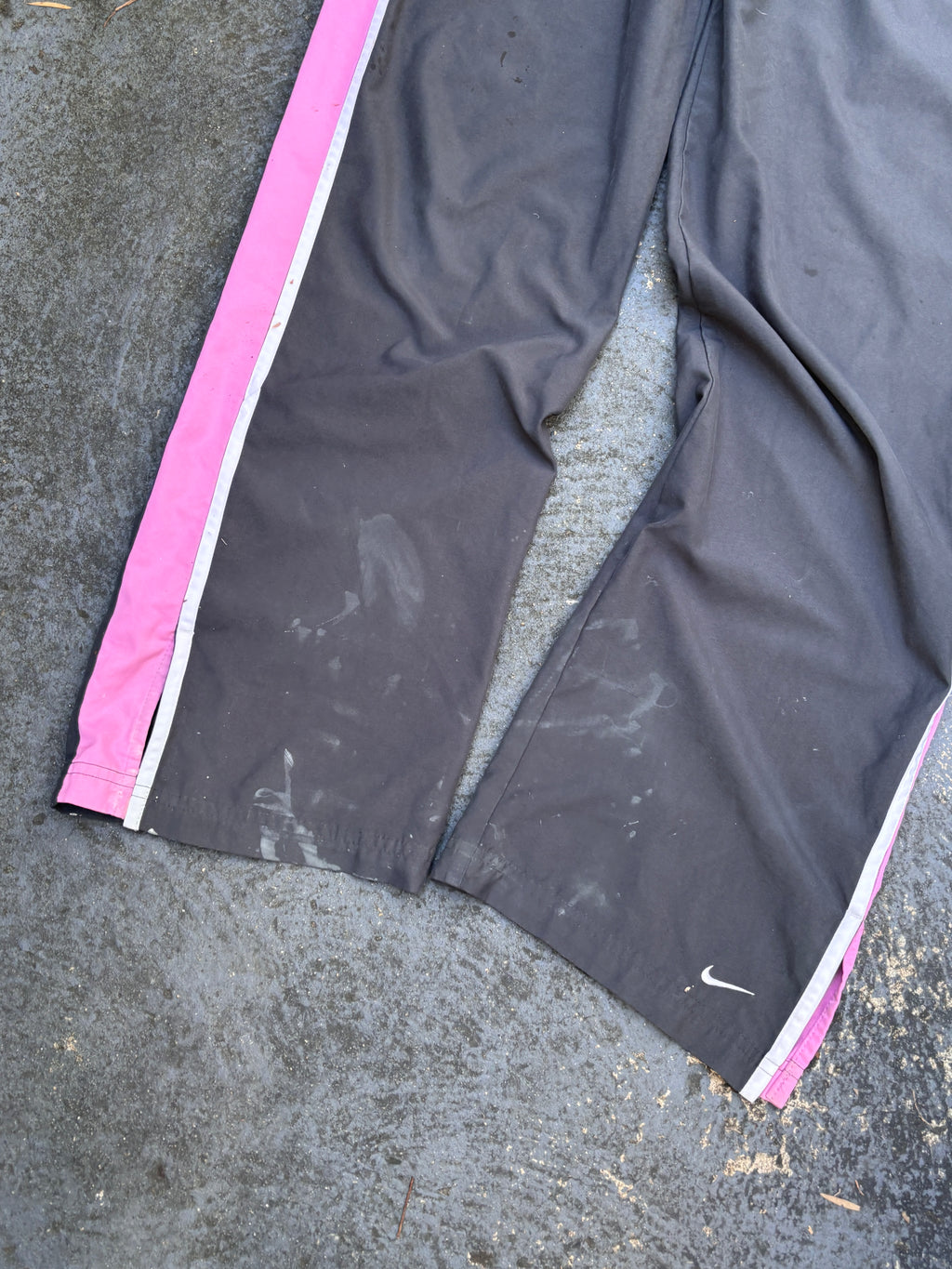 Vintage Y2K Nike Track Pants Women’s Size M Grey Pink Wide Leg Ankle Slit Swoosh Logo