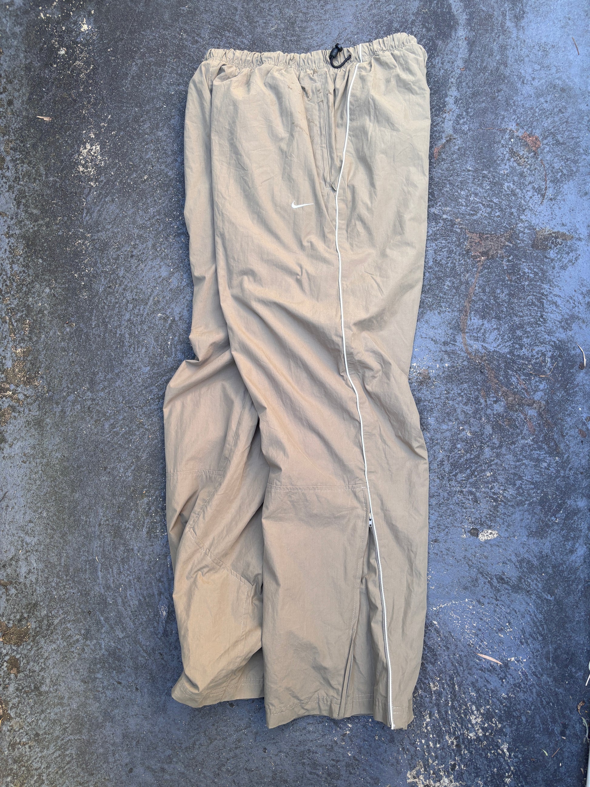 Vintage Y2K Nike Track Pants Size L Brown Khaki White Piping Wide Leg RARE COLOURWAY