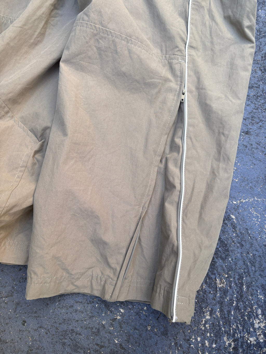 Vintage Y2K Nike Track Pants Size L Brown Khaki White Piping Wide Leg RARE COLOURWAY