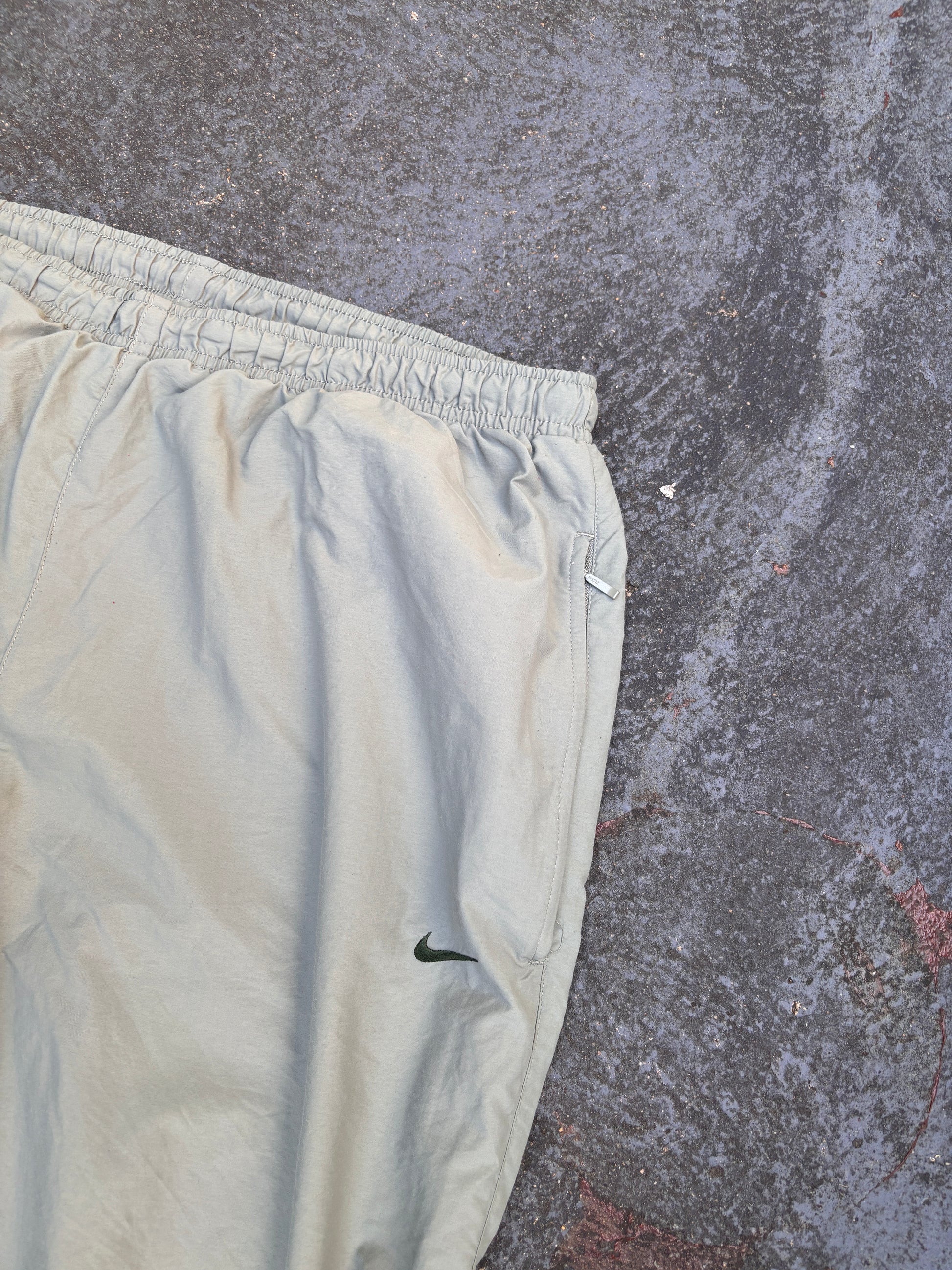 Vintage Y2K Nike Track Pants Size XL Green Dark Green Swoosh Wide Leg Windbreaker