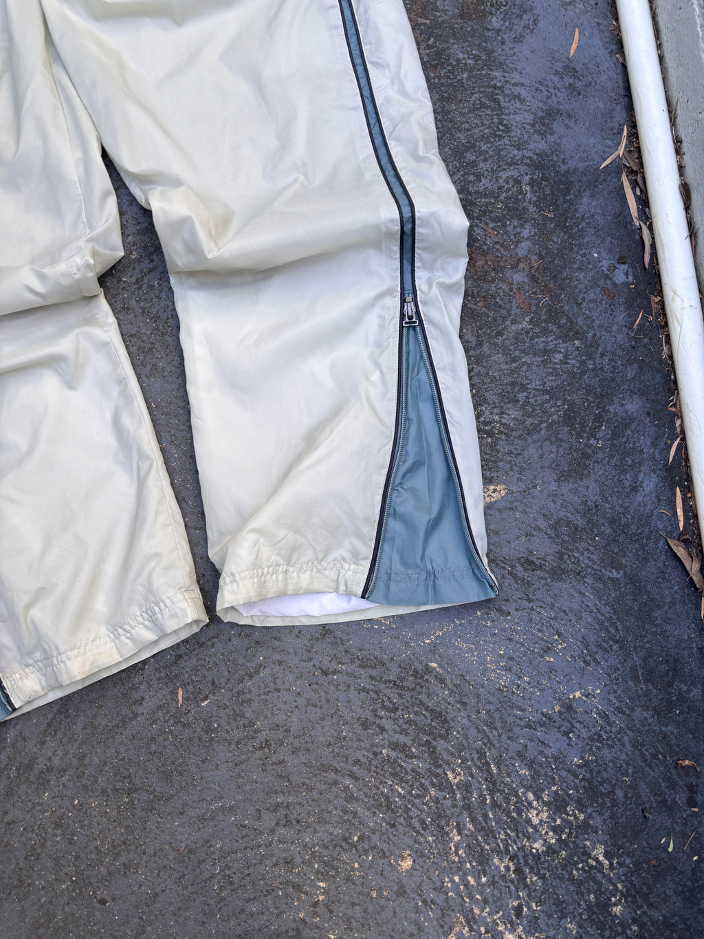 Vintage Y2K Nike Track Pants Size L Cream Green Side Detail Wide Leg Nylon Windbreakers
