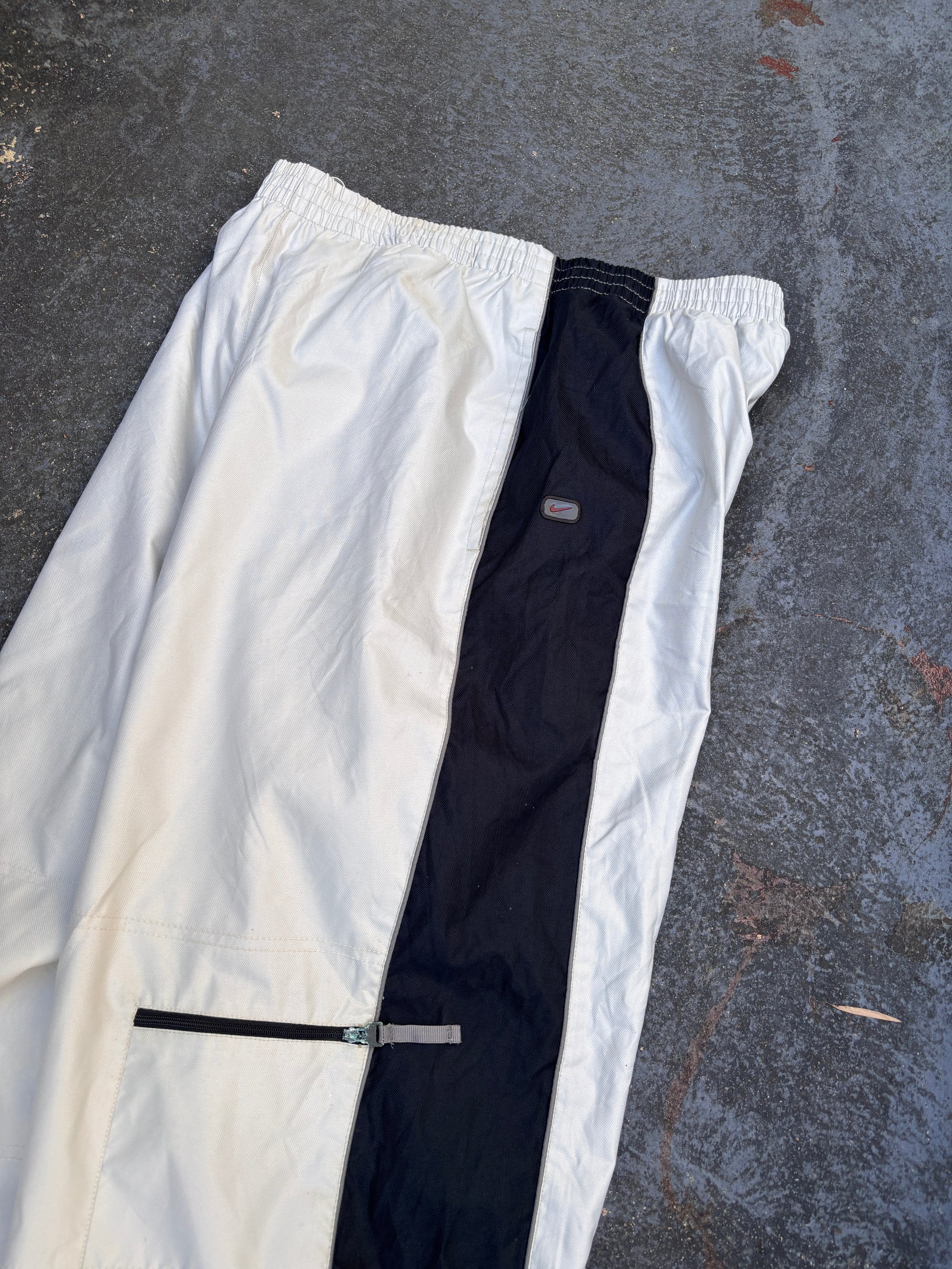 Vintage Y2K Nike Cargo Track Pants Size XL Light Grey Navy Detail Hiking Style Wide Leg