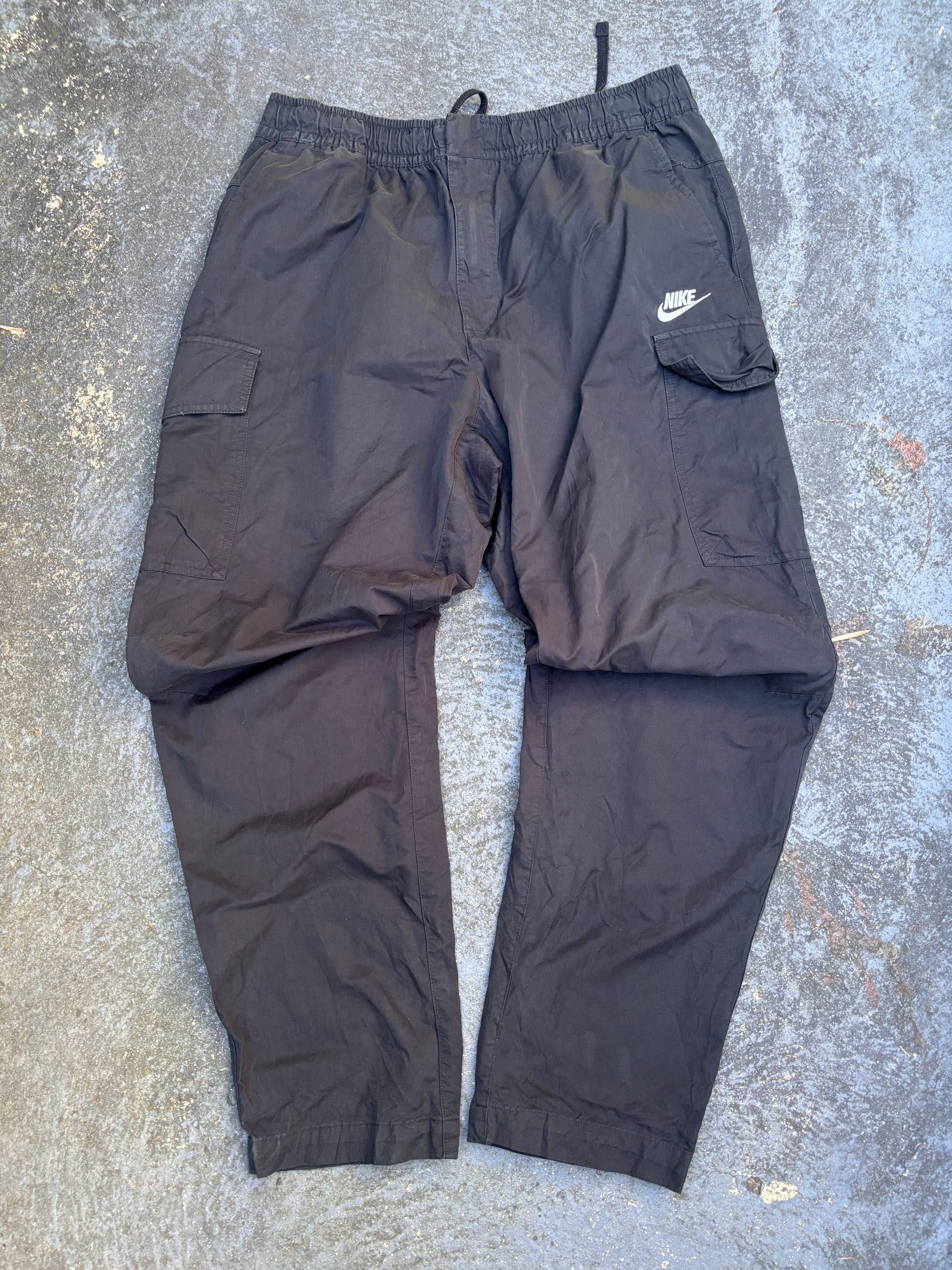 Nike Cargo Track Pants Women’s Size XL Black Hip Logo Straight Leg