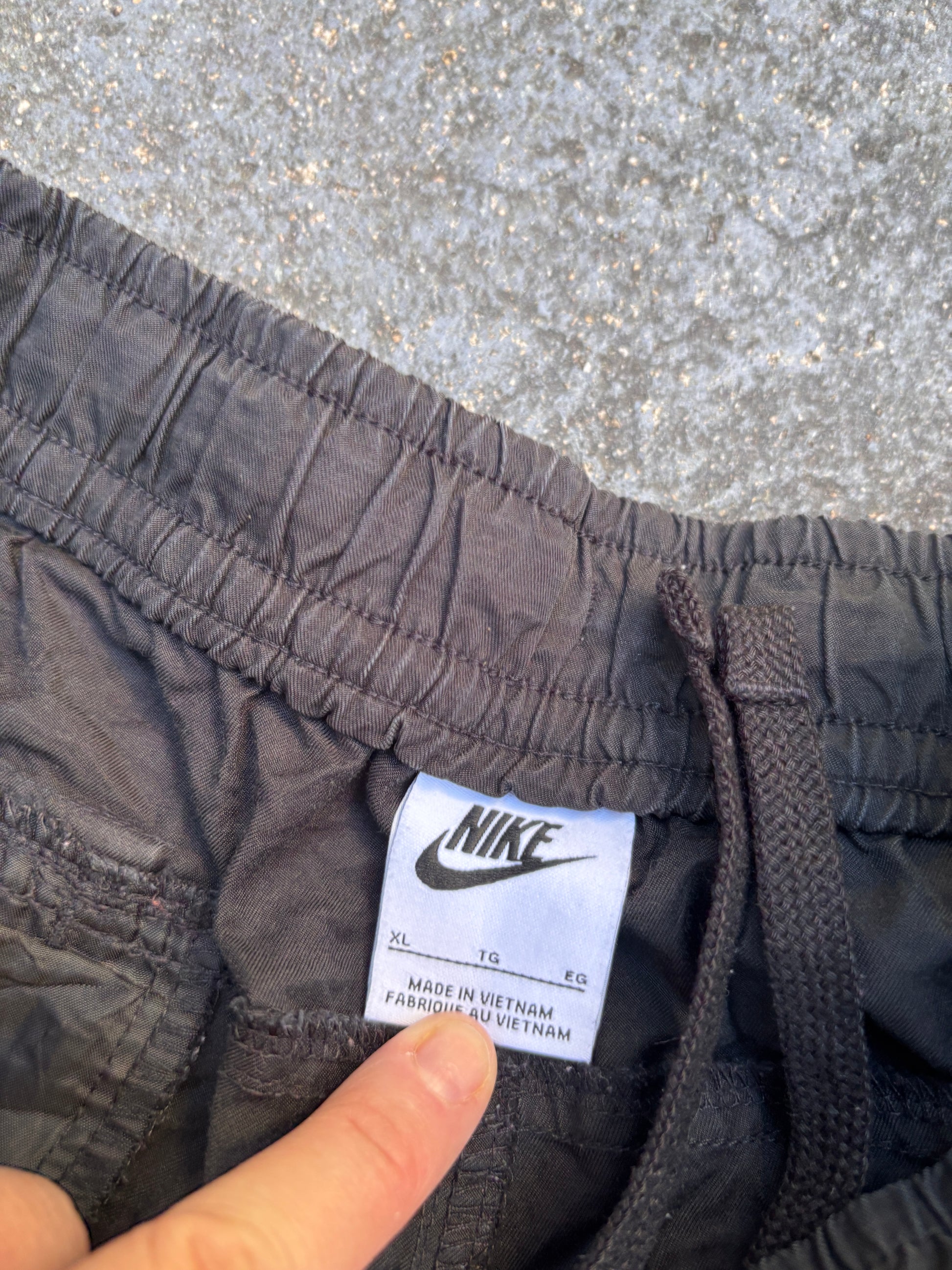 Nike Cargo Track Pants Women’s Size XL Black Hip Logo Straight Leg