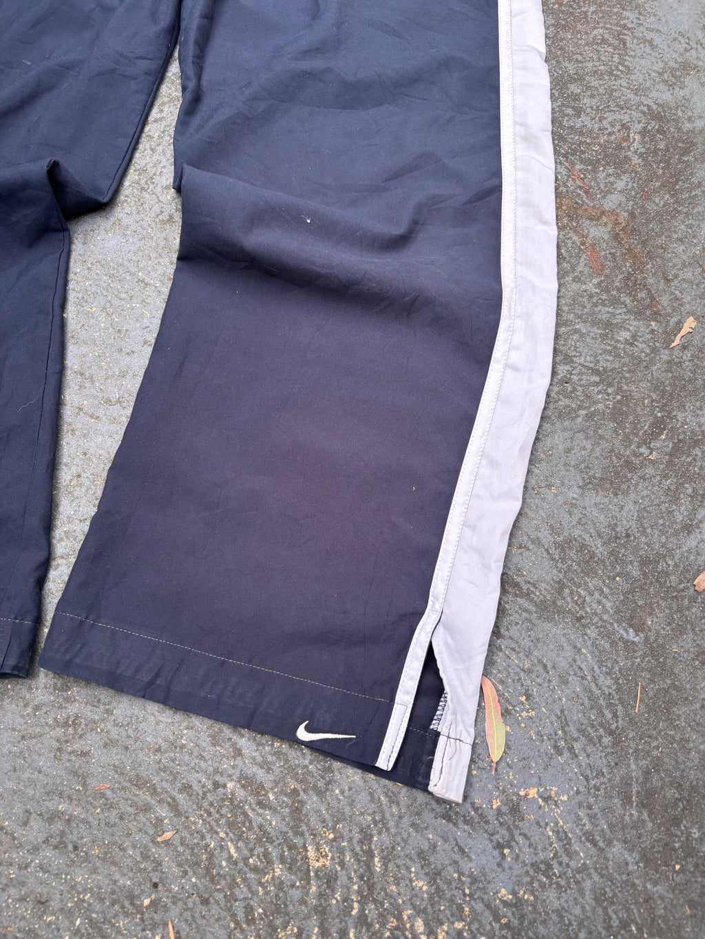 Vintage Y2K Nike Track Pants Womens L Navy White Sides Ankle Swoosh Slit