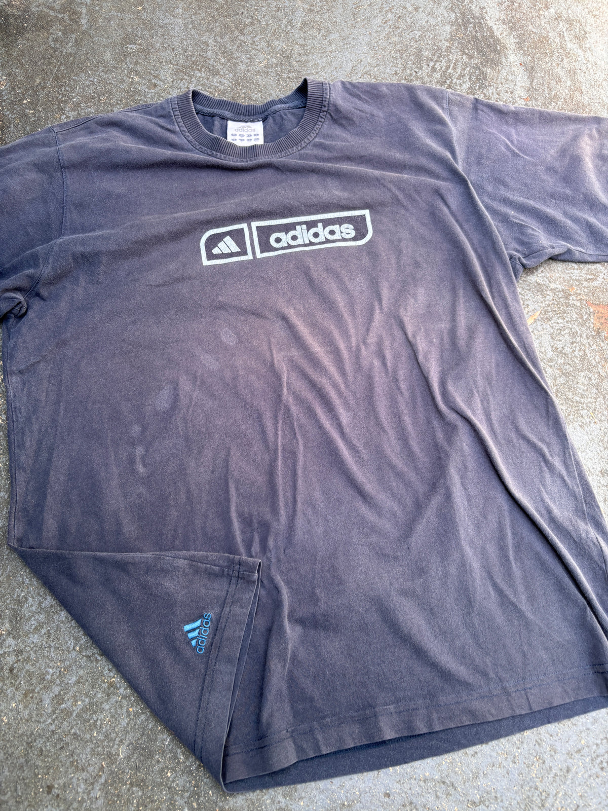 Vintage Y2K Adidas T-Shirt Size L Navy Spell Out Graphic Classic