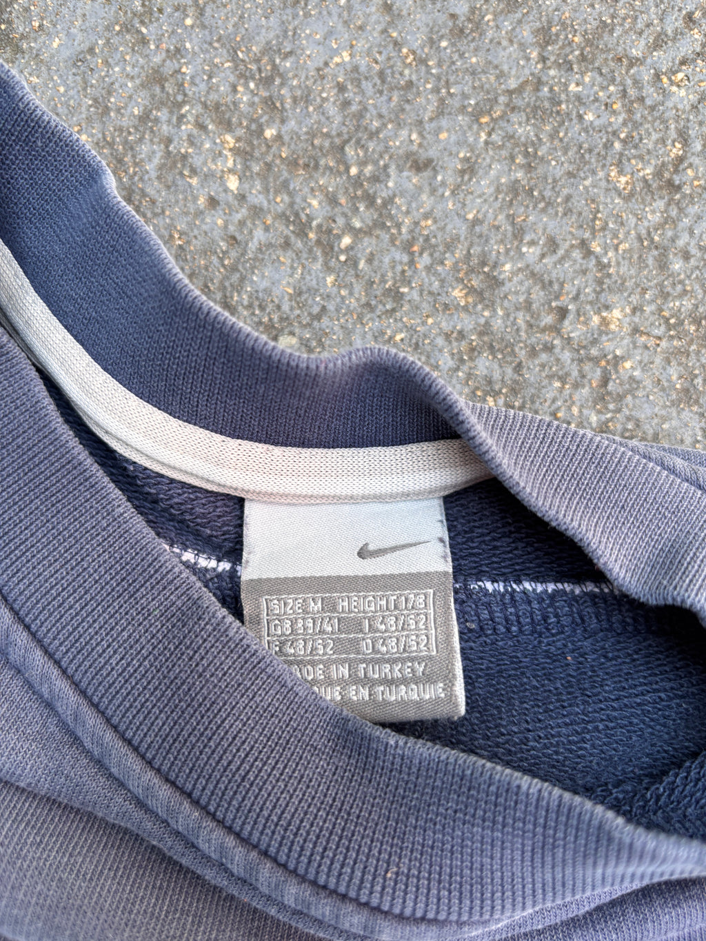 Vintage Y2K Nike Jumper Size M Navy White Piping Swoosh Faded Sweatshirt