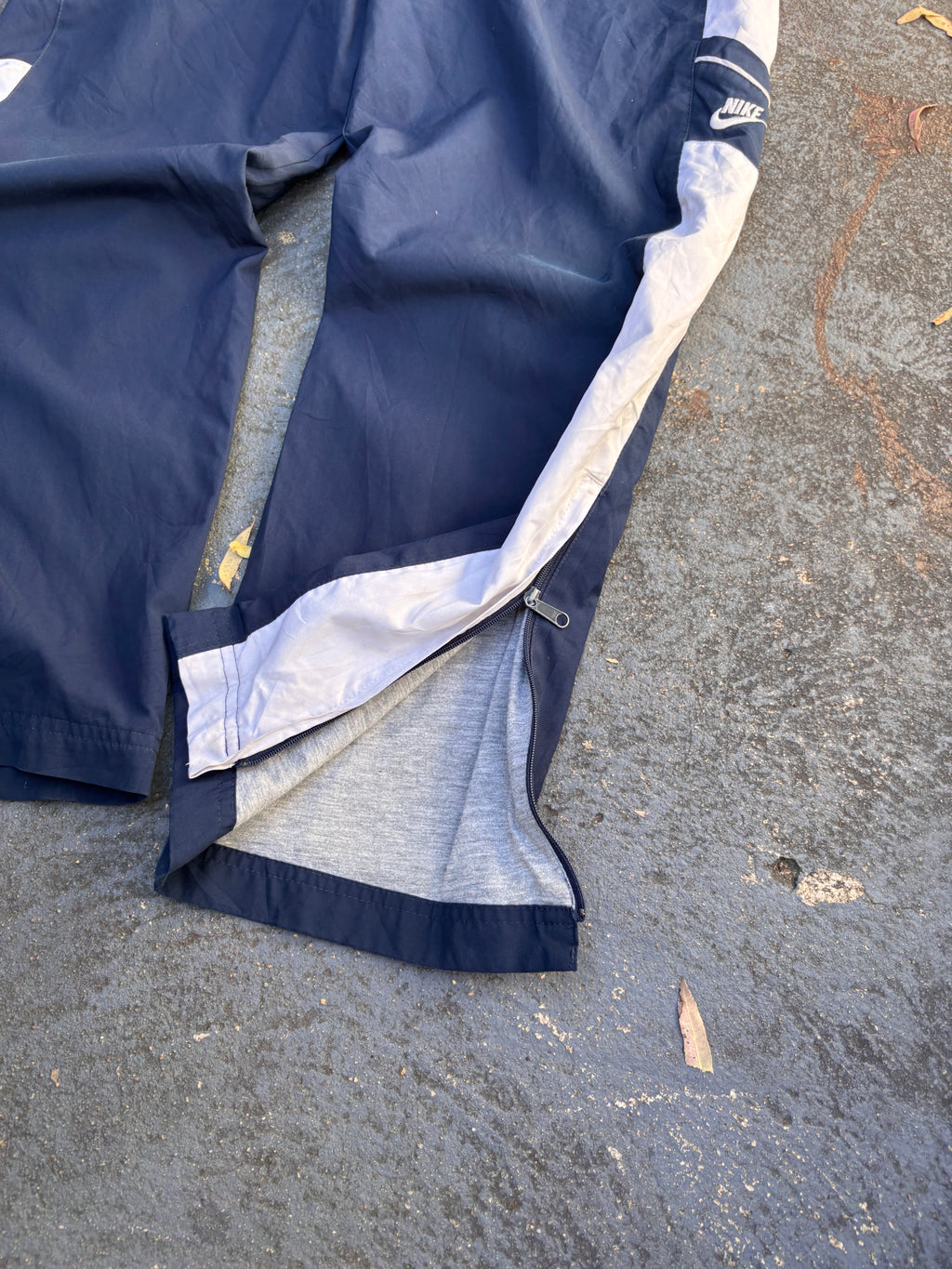 Vintage Y2K Nike Track Pants Women’s Size L Navy White Side Detail Ankle Zip