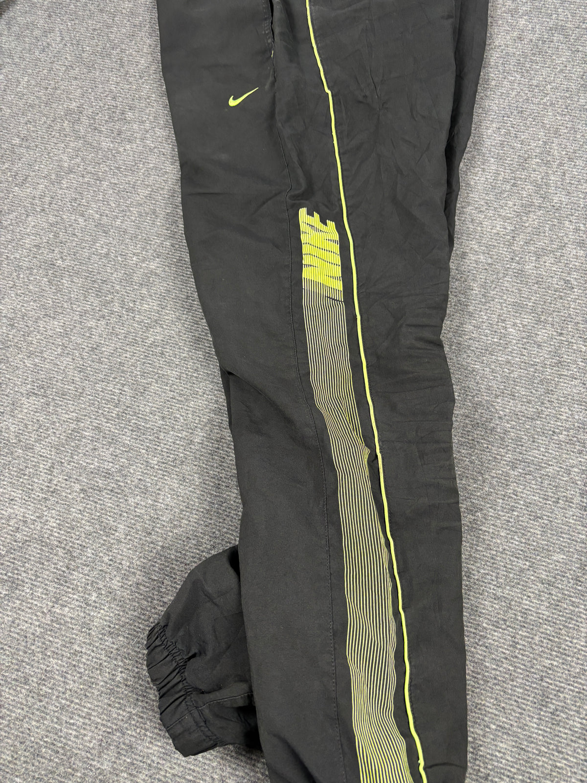 2000s Nike Track Pants Men’s S Black Yellow Spell Out Joggers