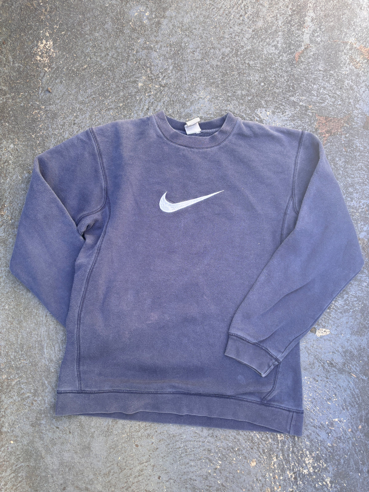 Vintage Y2K Nike Jumper Size M Navy Large Front Swoosh Sun Faded Sweatshirt