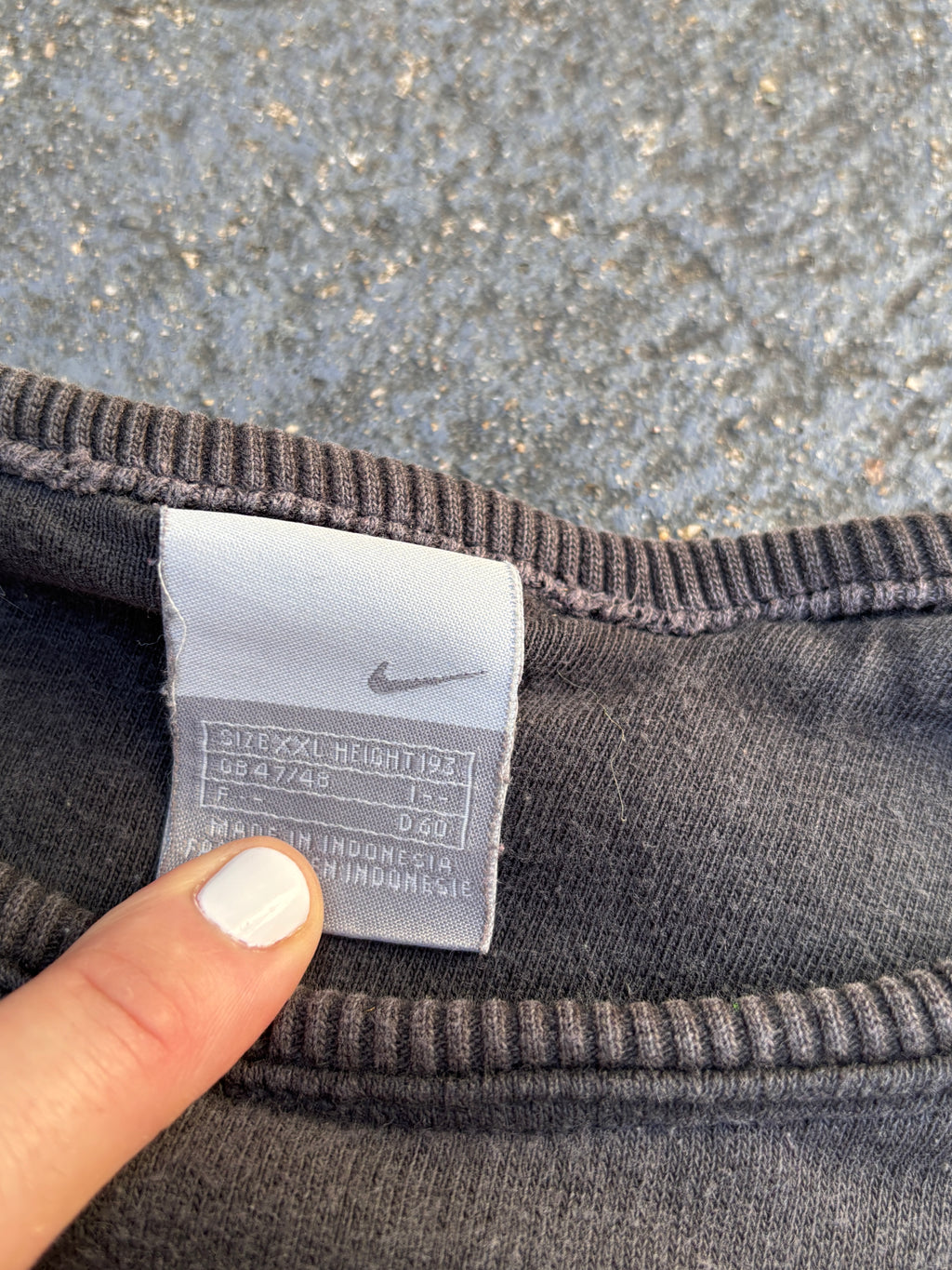 Vintage Y2K Nike Jumper Size XXL Black Grey Detail Large Front Logo Faded Sweatshirt