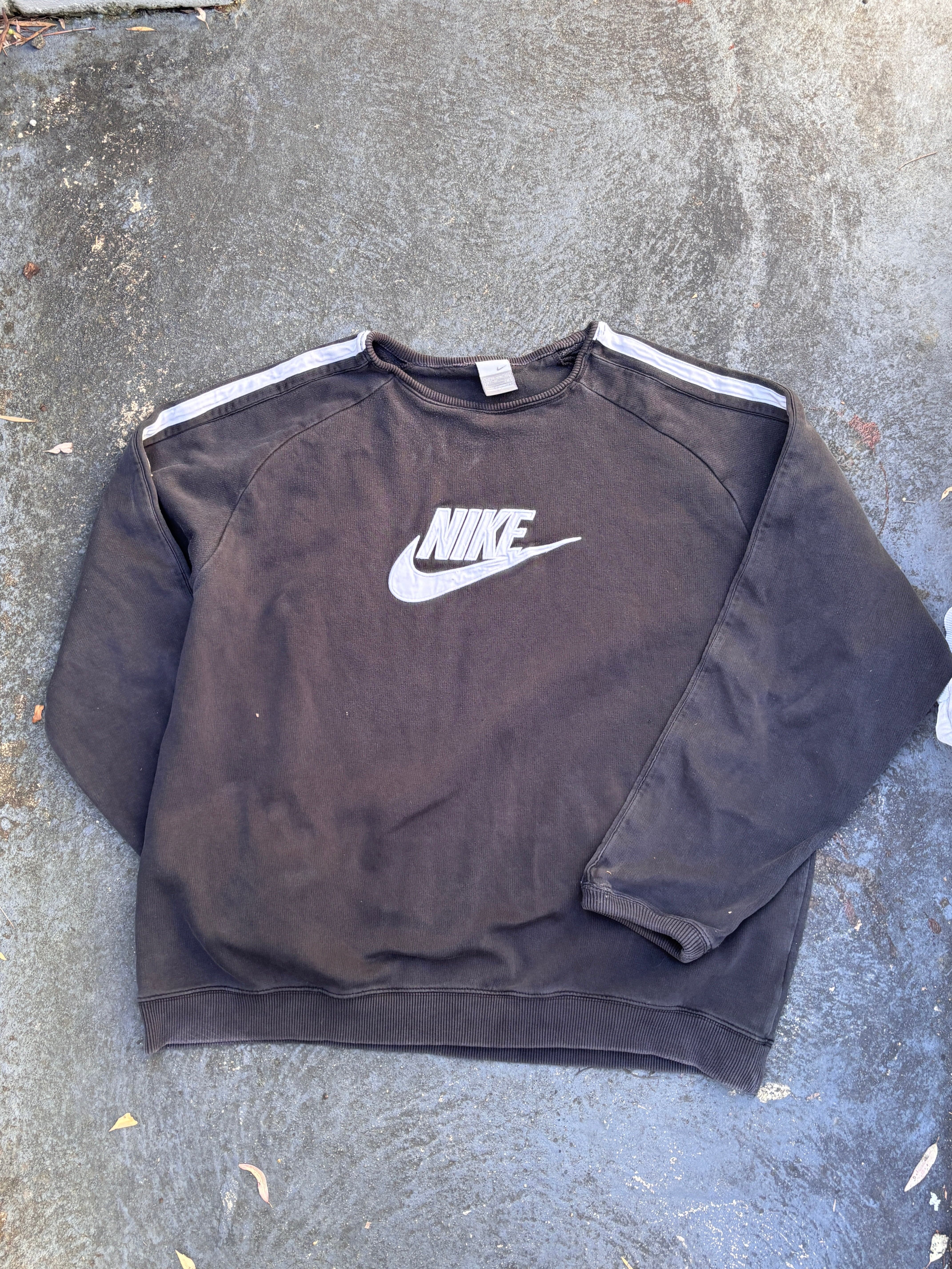 grey vintage nike jumper