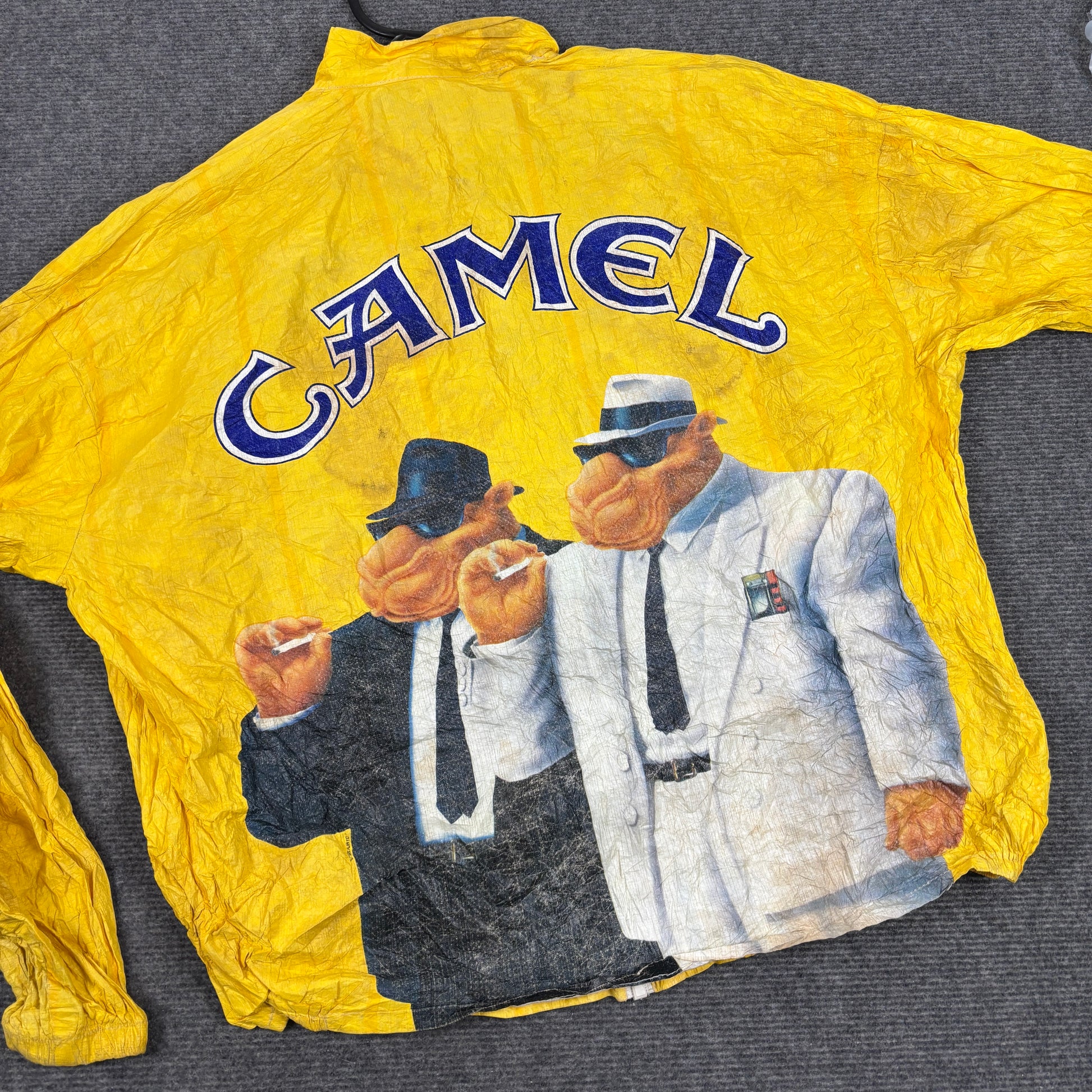 Vintage 90s Joe Camel Tyvek Jacket Size XL Yellow Windbreaker
