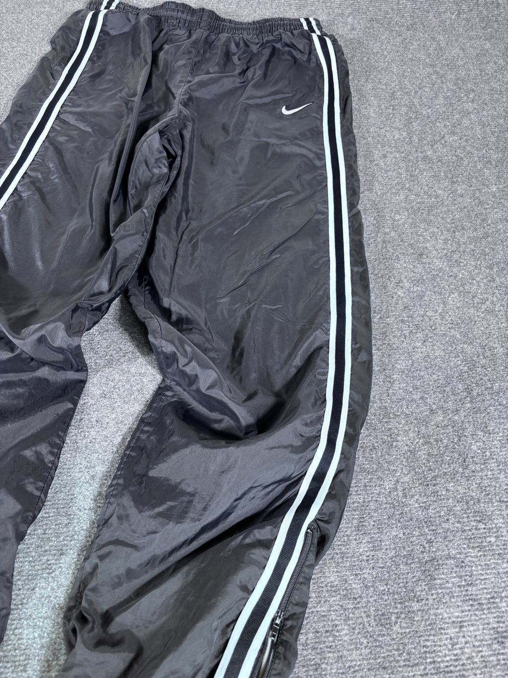 Vintage 90s Nike Track Pants Women's Size XL Black White Detail Nylon Windbreakers Ankle Zip
