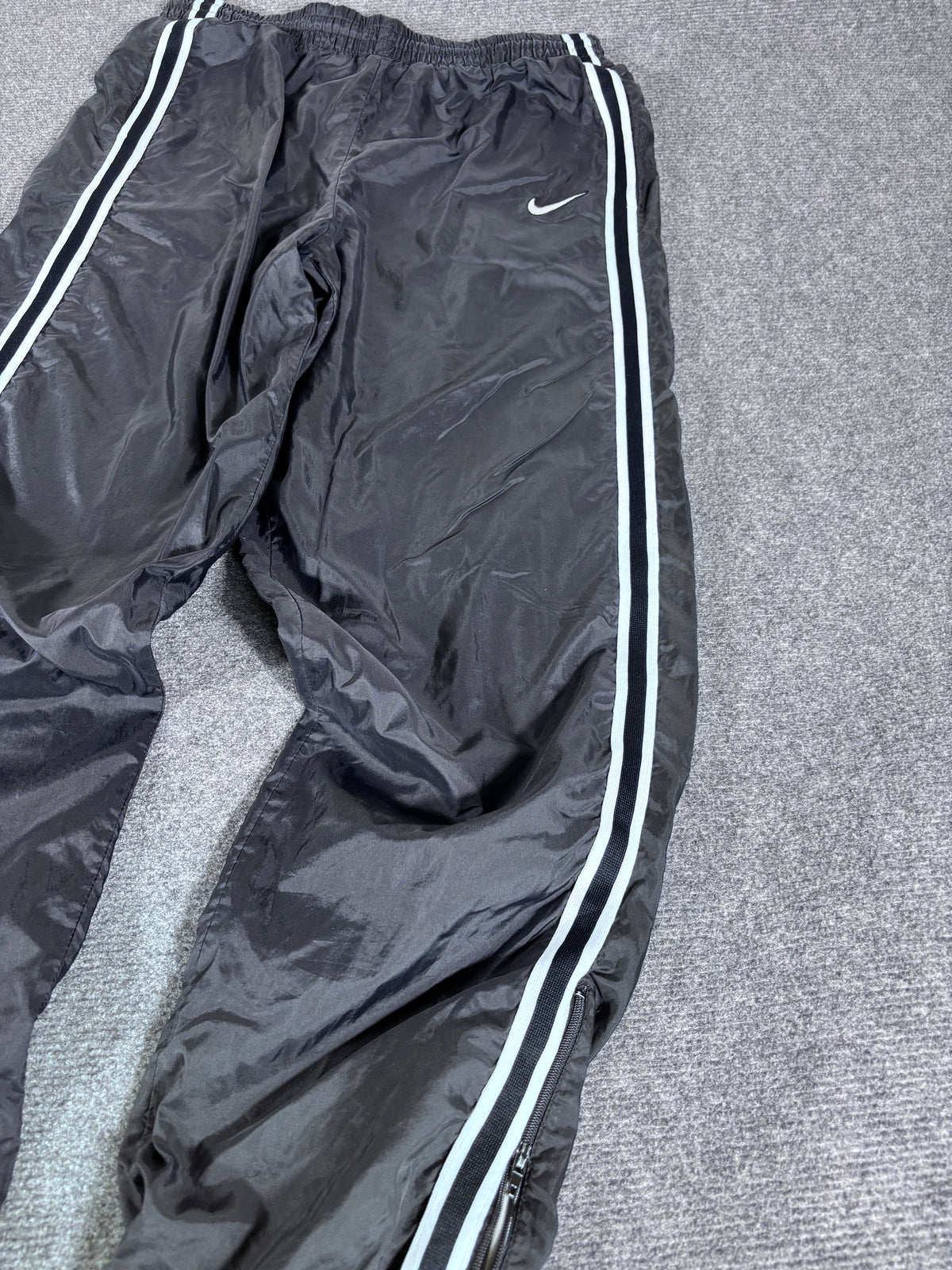 Vintage 90s Nike Track Pants Women's Size XL Black White Detail Nylon Windbreakers Ankle Zip