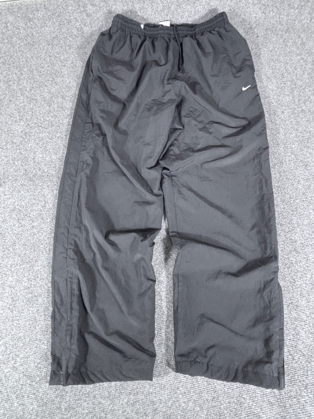 Vintage Y2K Nike Track Pants Size L Black White Swoosh Wide Leg Classic Windbreakers