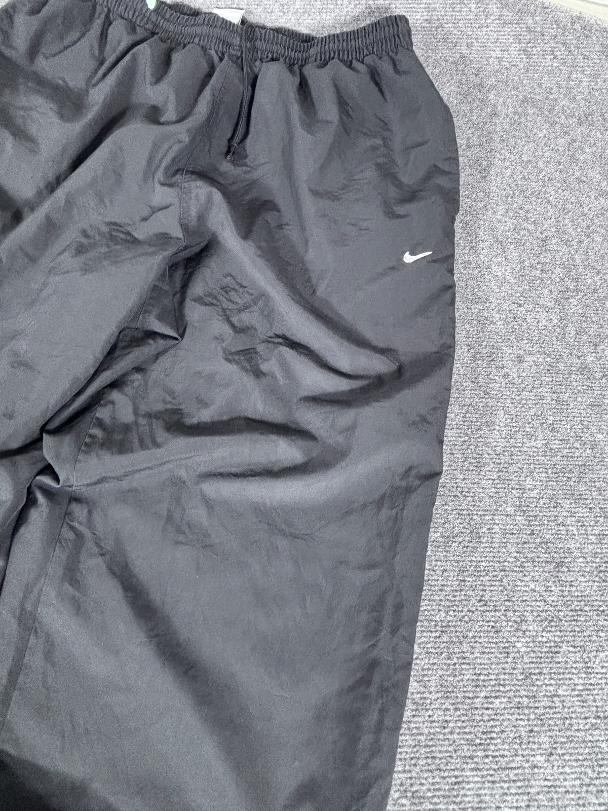 Vintage Y2K Nike Track Pants Size L Black White Swoosh Wide Leg Classic Windbreakers