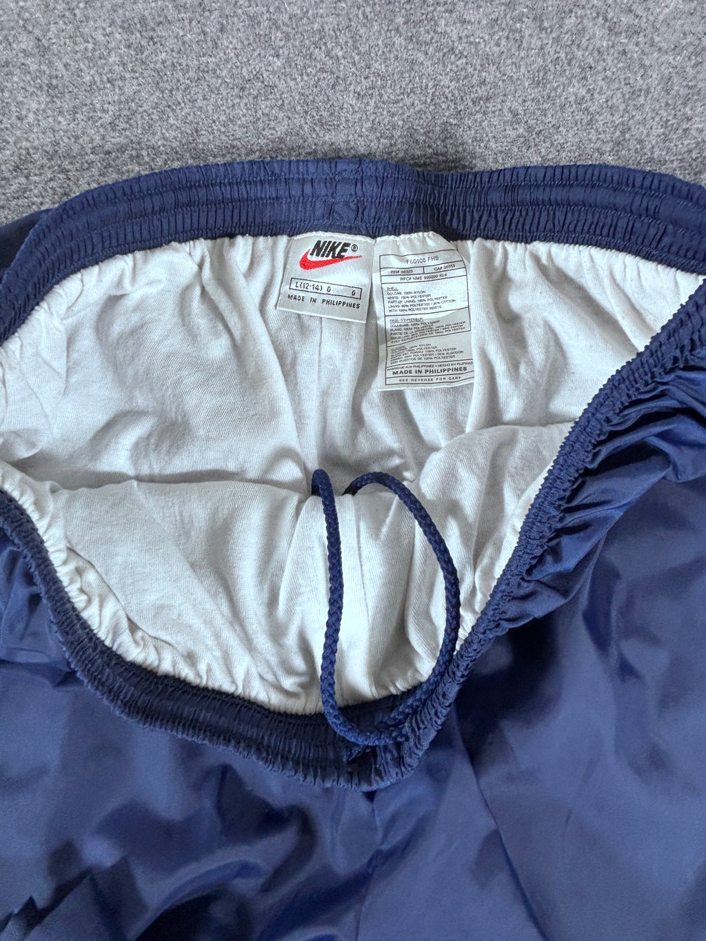 Vintage 90s Nike Track Pants Women's Size L Blue Double-Tone 3/4 Capri Nylon Windbreaker