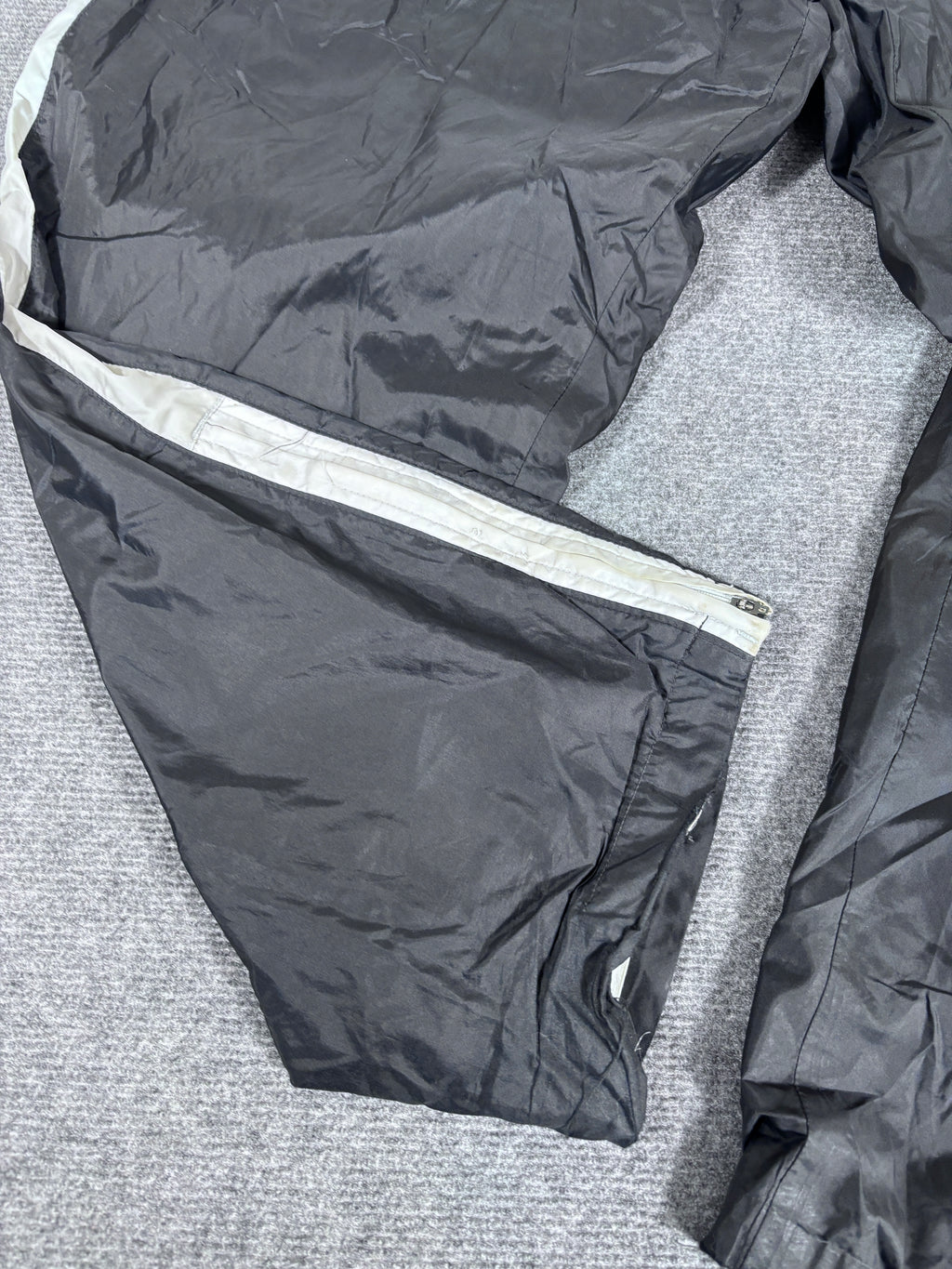 Vintage Y2K Nike Track Pants Size XL Black Cream Detail Cargo Pocket Spell Out Ankle Zip