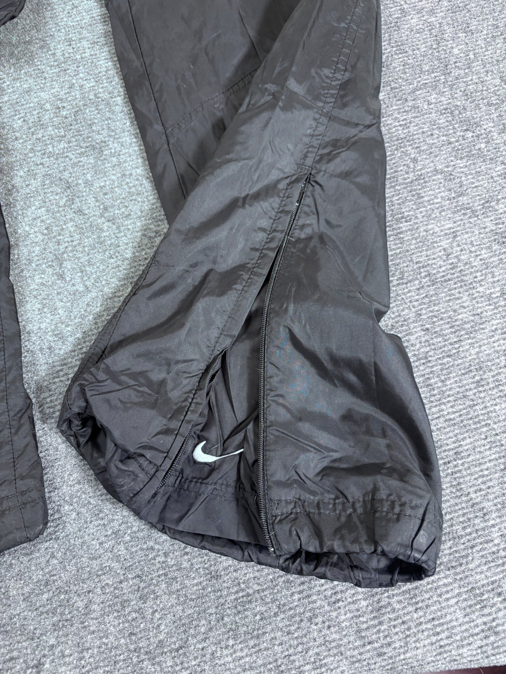 Vintage Y2K Nike Track Pants Size L Black White Wide Leg Ankle Zip Swoosh Windbreakers