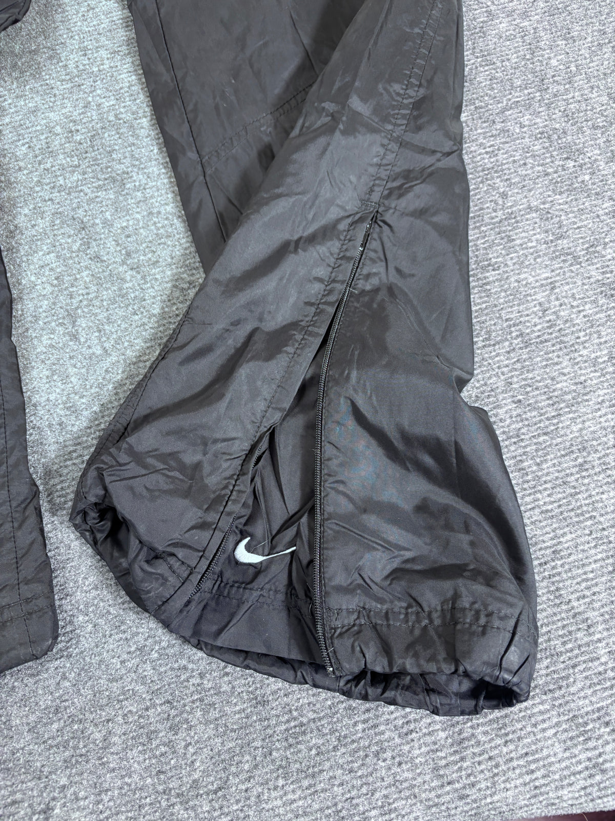 Vintage Y2K Nike Track Pants Size L Black White Wide Leg Ankle Zip Swoosh Windbreakers
