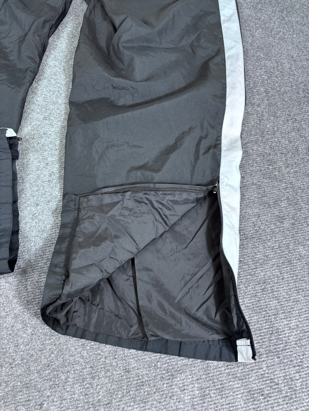 Vintage Y2K Nike Track Pants Size XL Black White Wide Leg Classic Windbreakers