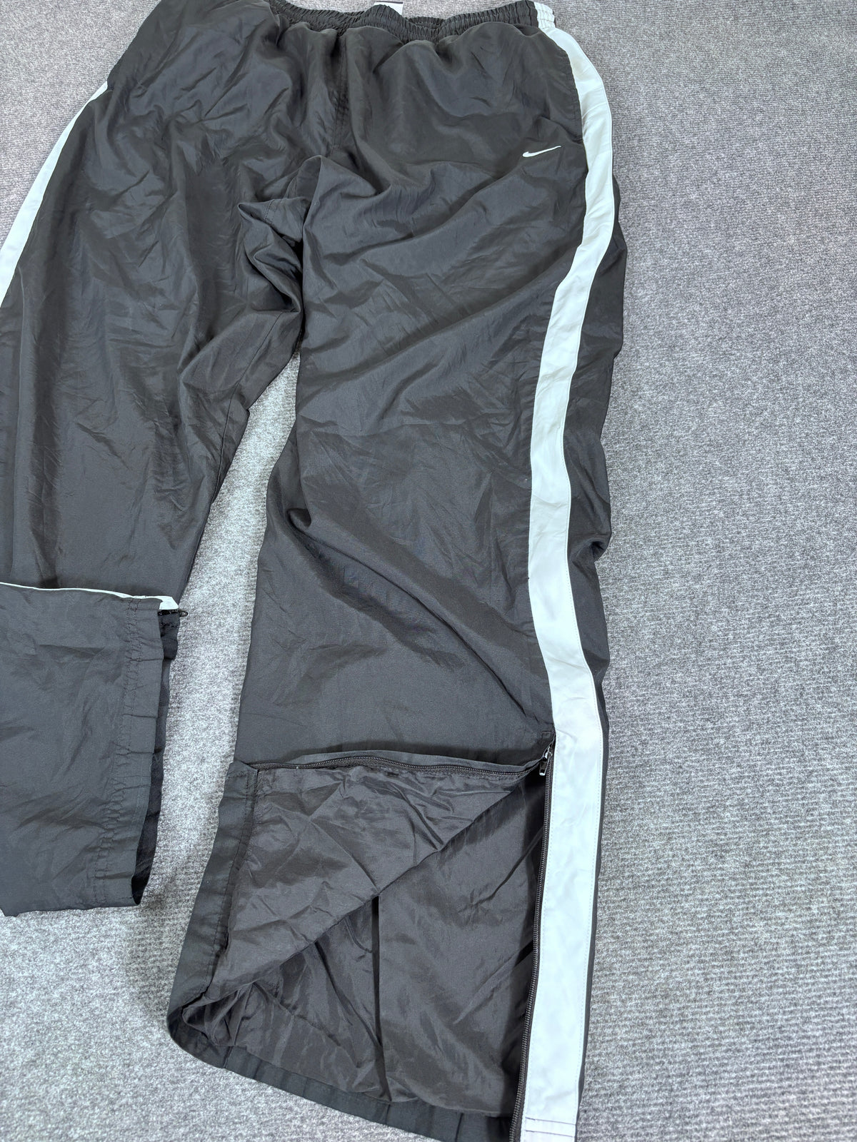 Vintage Y2K Nike Track Pants Size XL Black White Wide Leg Classic Windbreakers