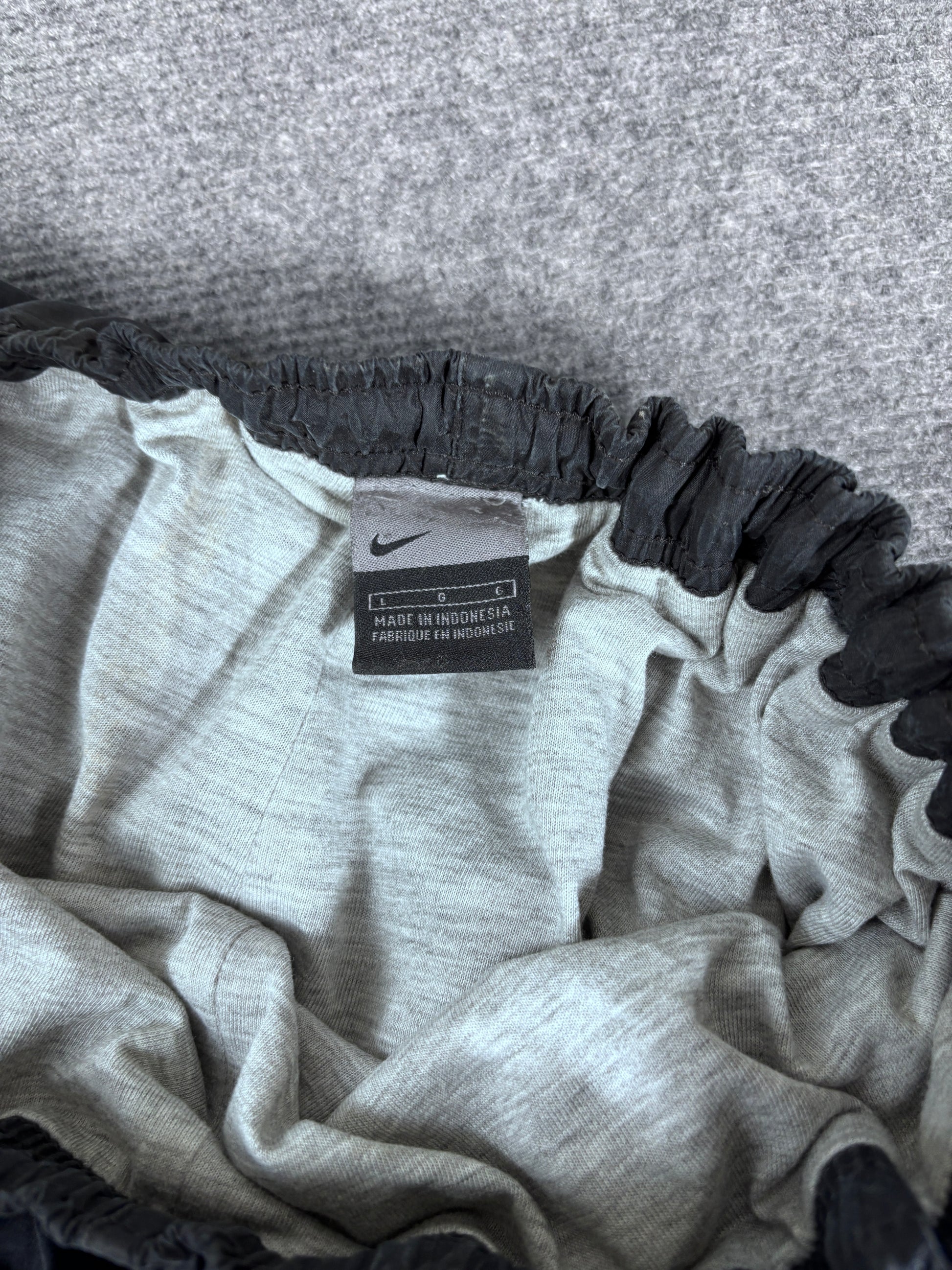 Vintage Y2K Nike Track Pants Men’s L Black Cargo Pockets Spell Out Wide Leg Premo