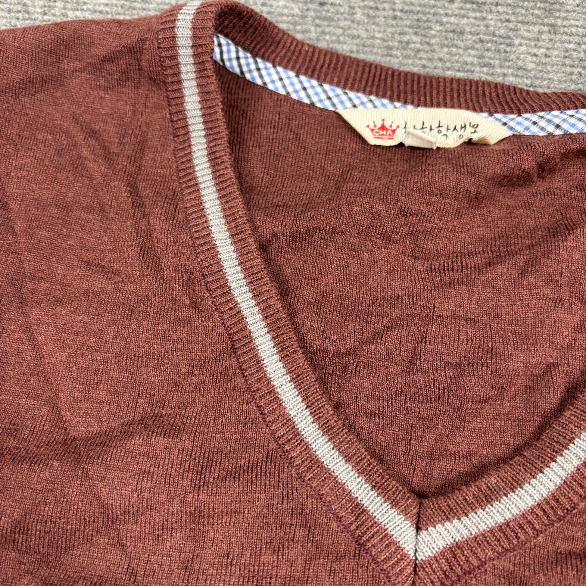 00s Korean School Sweater Vest Women's Small Brown N-Neck Jumper