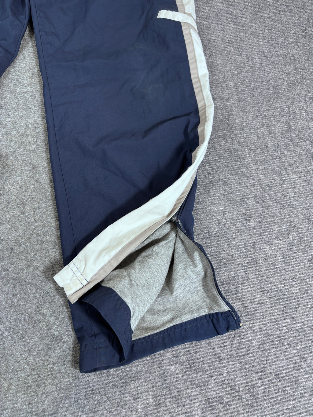 Vintage Y2K Nike Track Pants Women’s S Navy White Cargo Pocket Wide Leg Ankle Swoosh