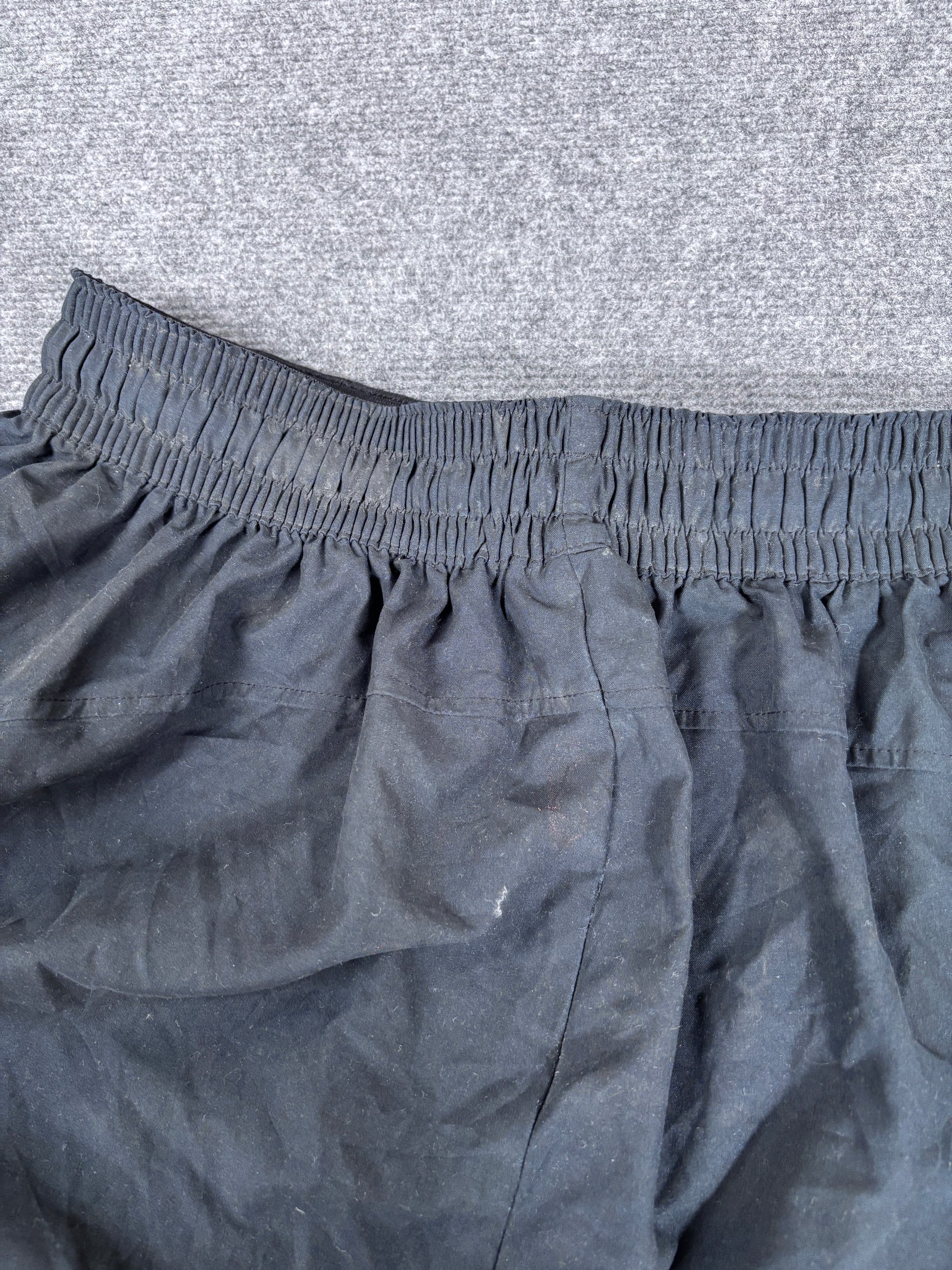 Reebok Liverpool FC Football Shorts Size XL Black Red Piping 2001/2 Reissue