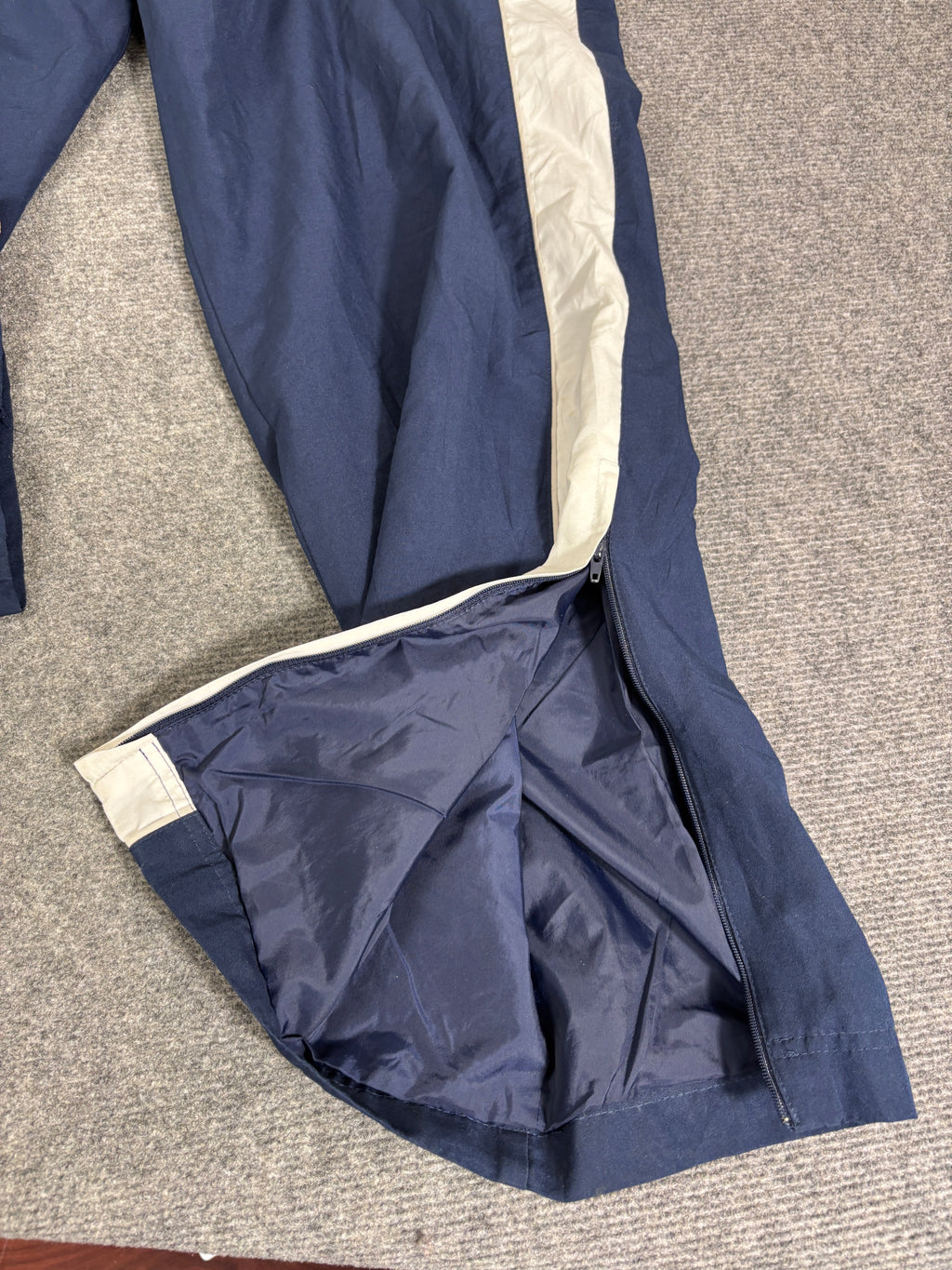 Vintage Y2K Nike Track Pants Women’s L Navy White Ankle Swoosh Wide Leg Ankle Zip