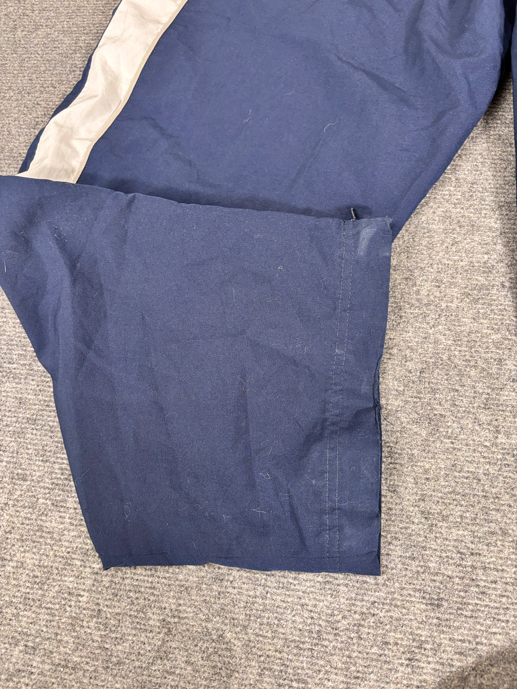 Vintage Y2K Nike Track Pants Women’s L Navy White Ankle Swoosh Wide Leg Ankle Zip