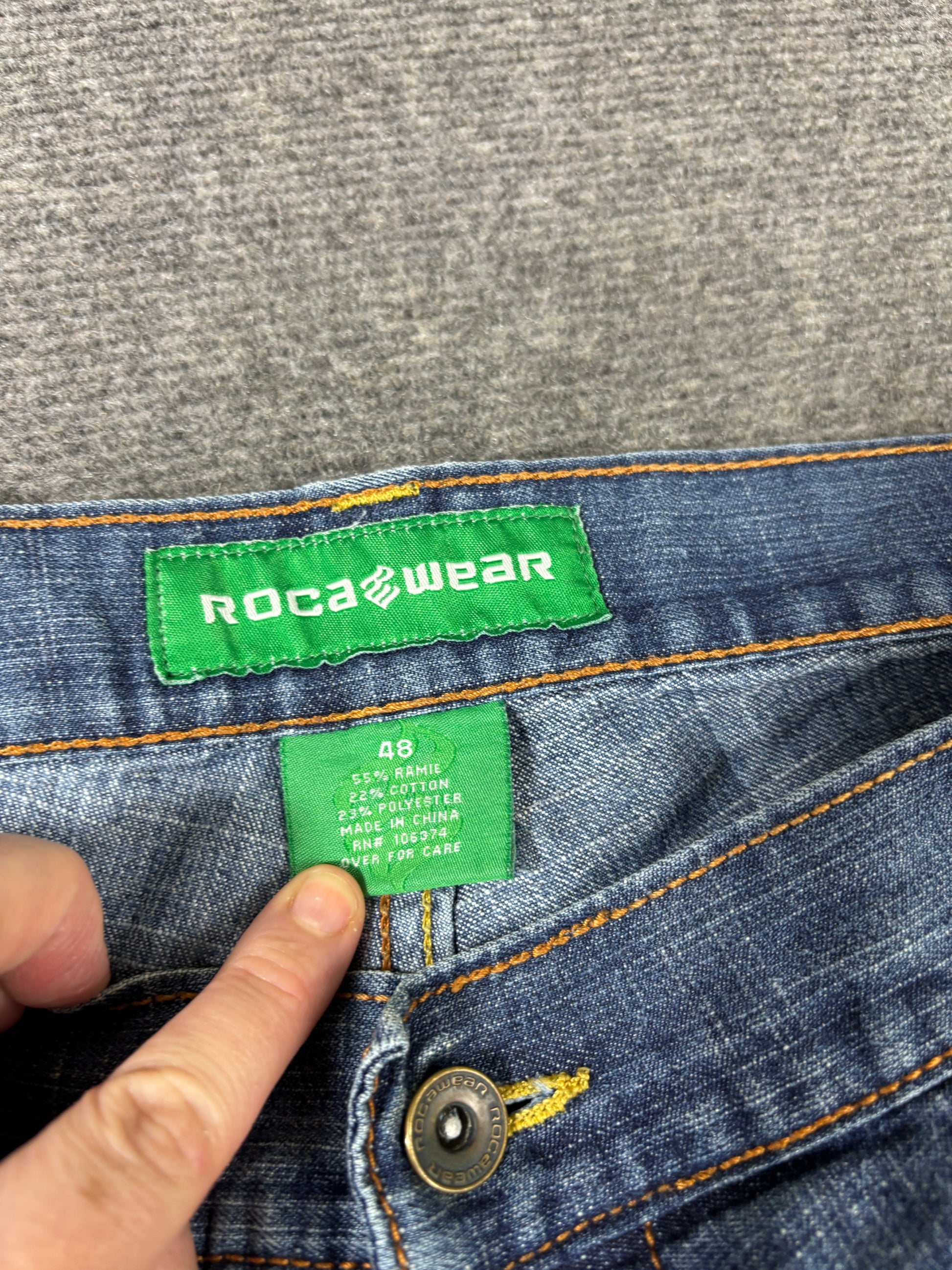 Vintage Y2K Rocawear Denim Shorts Size 48 Light Wash Oversize Baggy Hip-Hop Embroidered