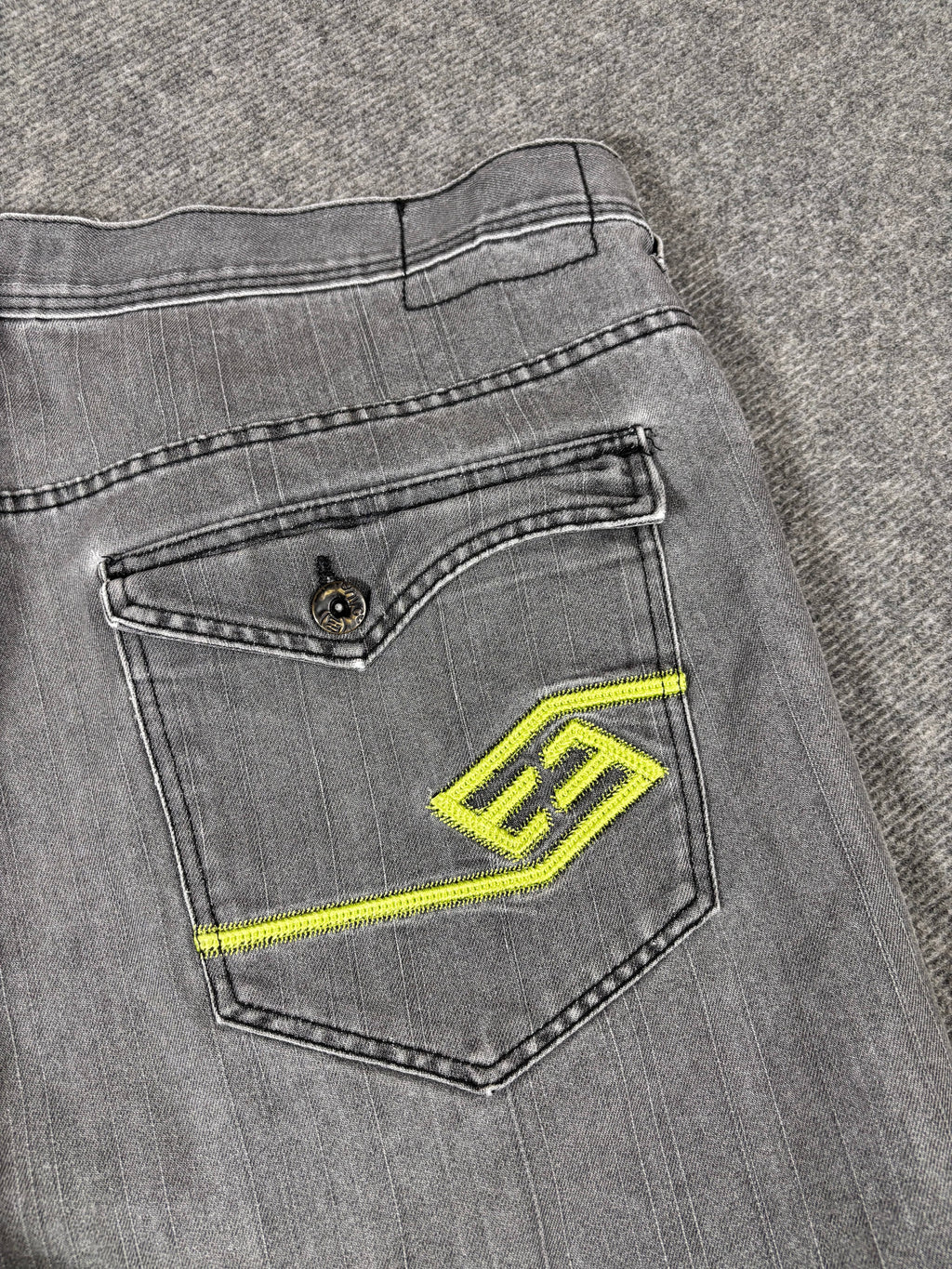 Vintage Enyce Denim Shorts Men’s 48 Grey Super Baggy Embroidered Hip Hop Jorts