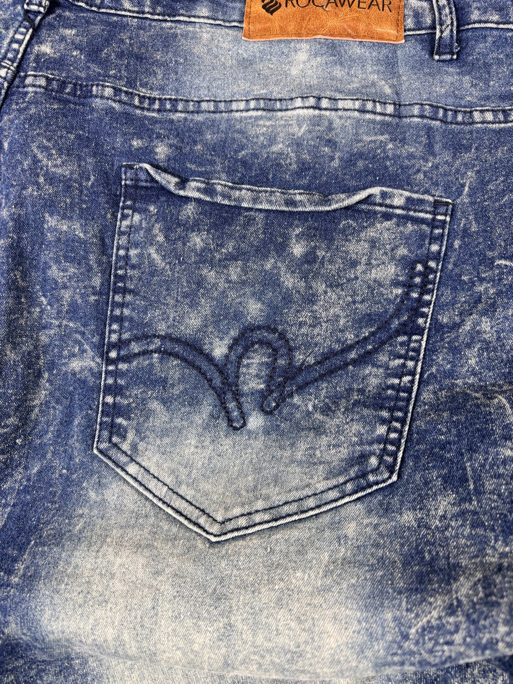 Vintage Rocawear Denim Shorts Men’s 50 Dark Acid-Wash Painted Hip Hop Super Baggy