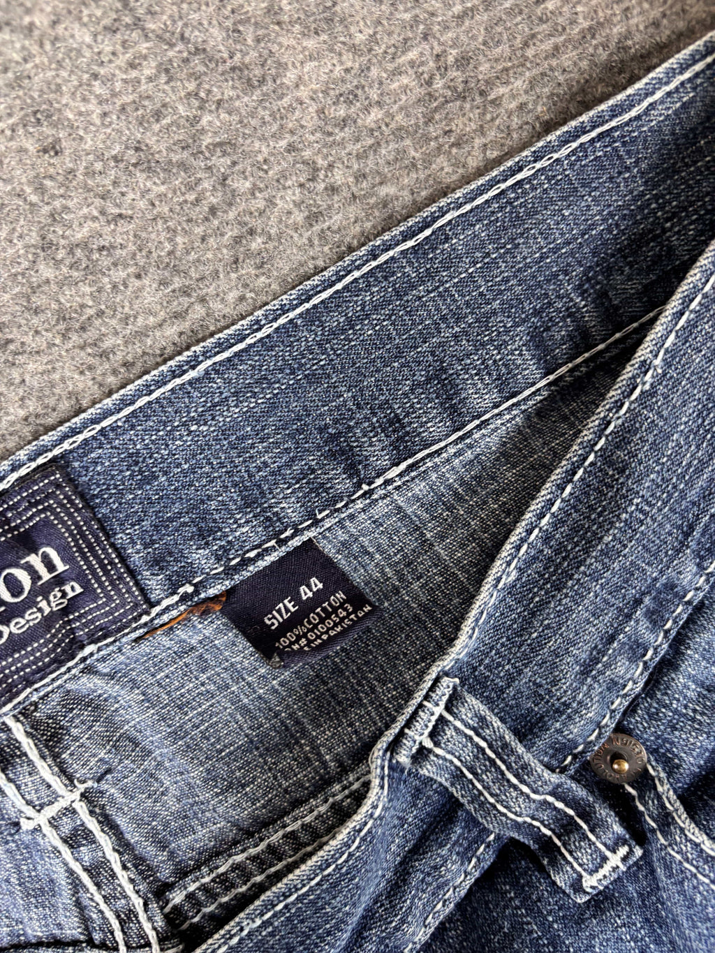 Vintage Evolution Denim Shorts Men’s 44 Mid-Wash Super Baggy Hip Hop Jorts