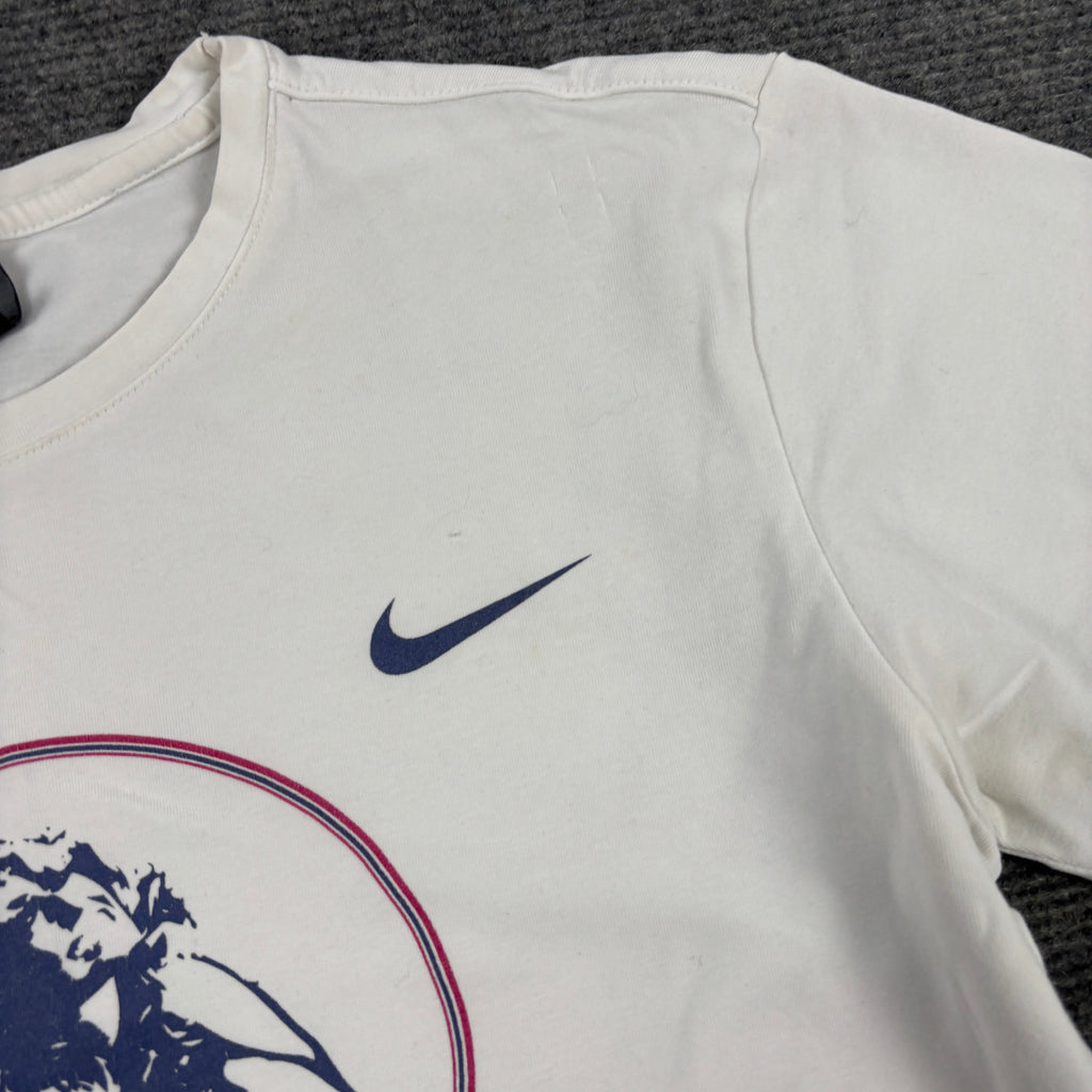 2000s Nike activewear t-shirt women's small white gym tee