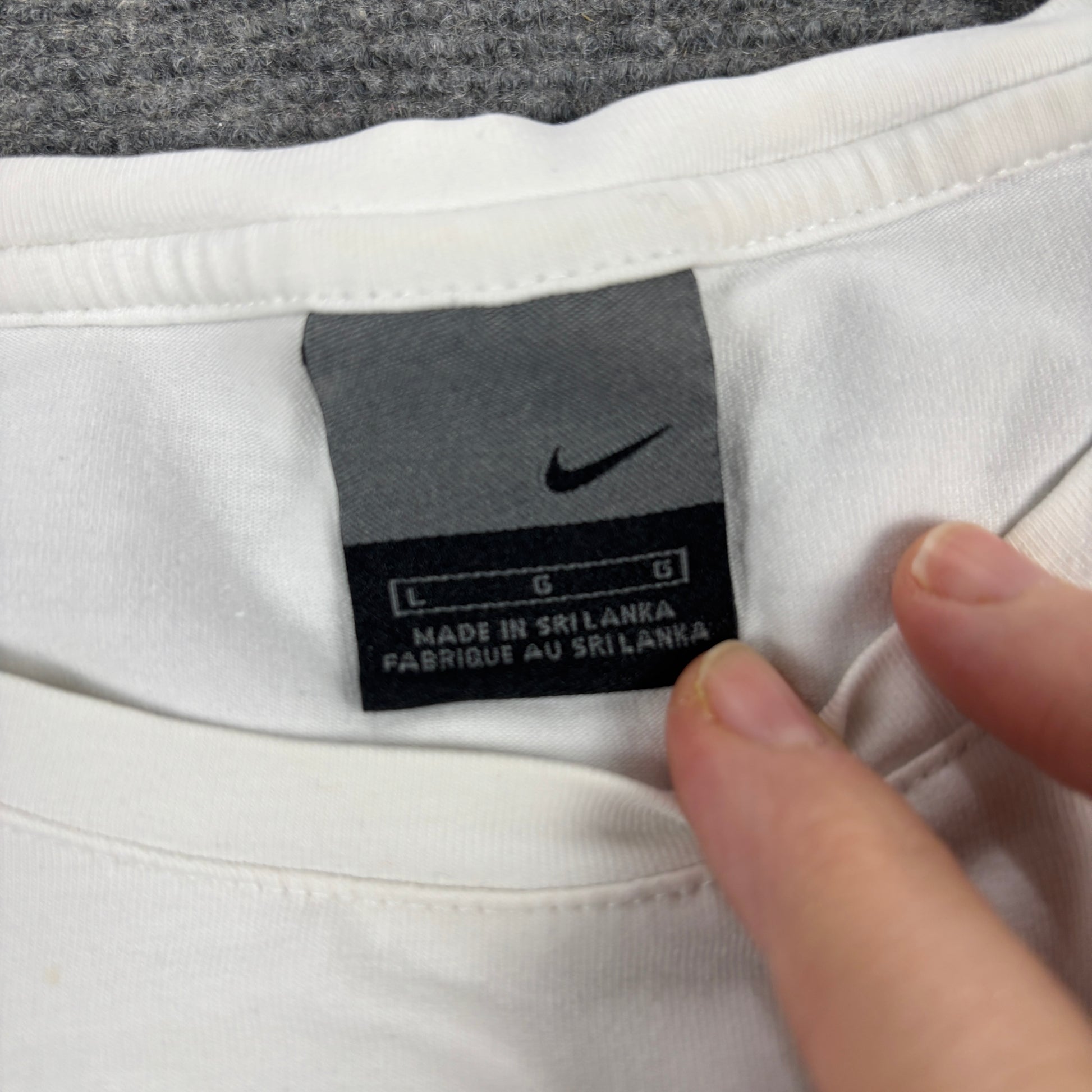 2000s Nike activewear t-shirt women's small white gym tee