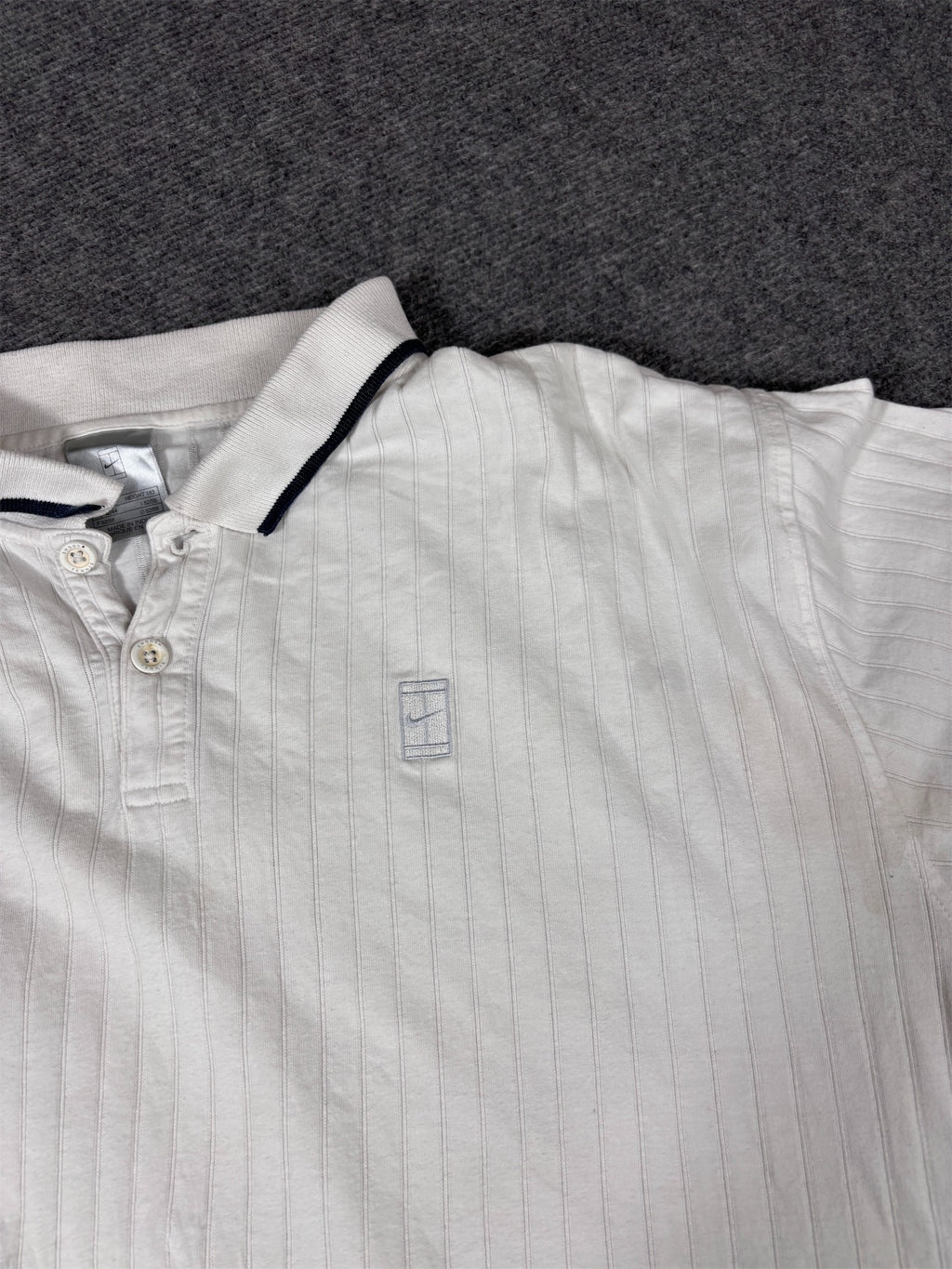 Vintage Y2K Nike Court Polo Shirt Men’s L White Down Stripe Silver Chest Logo