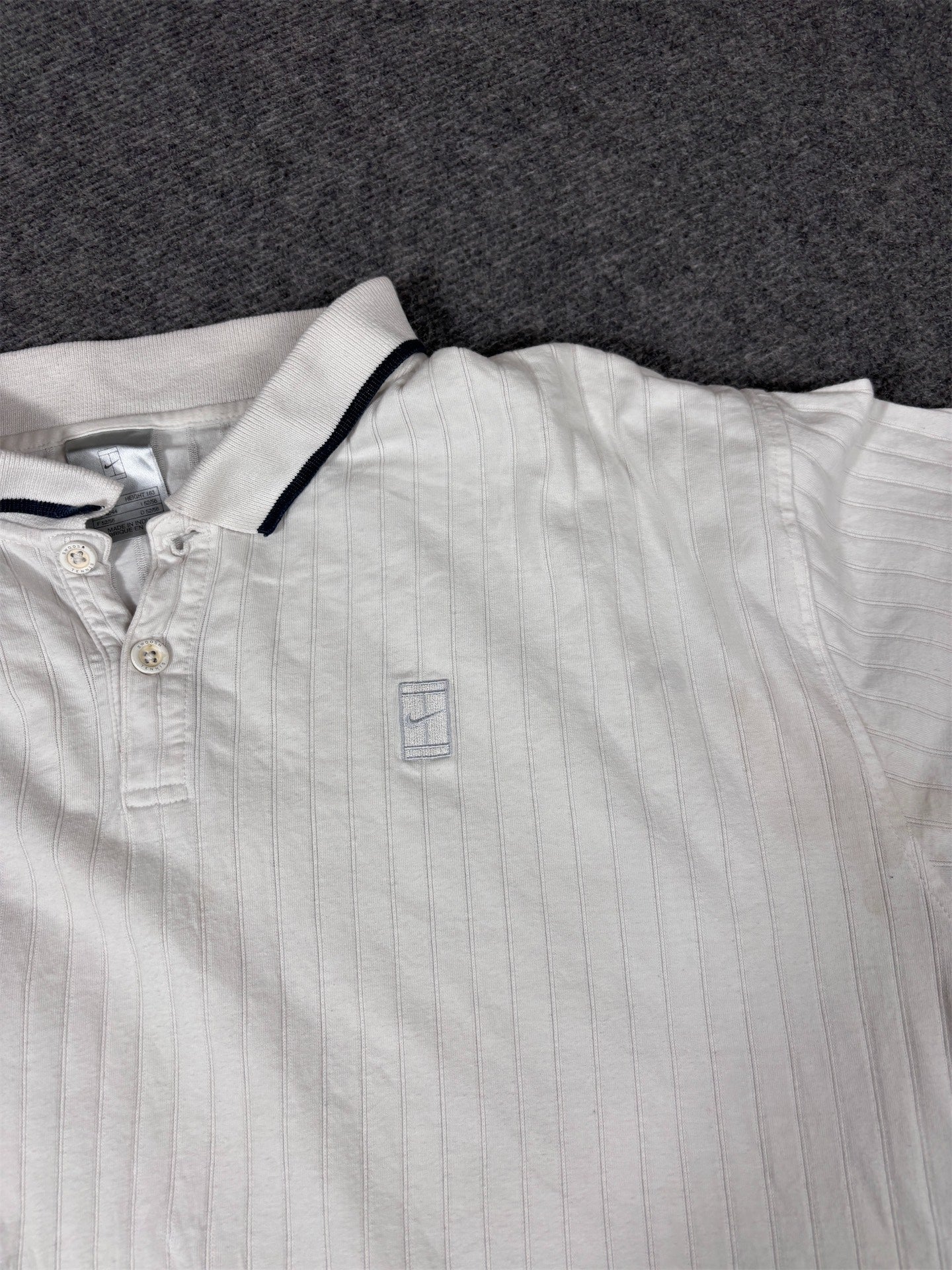 Vintage Y2K Nike Court Polo Shirt Men’s L White Down Stripe Silver Chest Logo